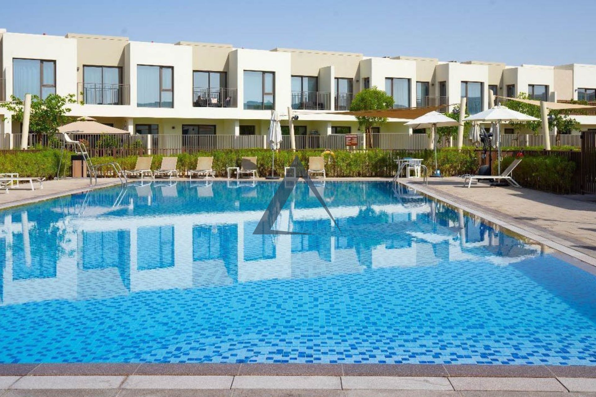 3BR | Single Row Villa | Community view