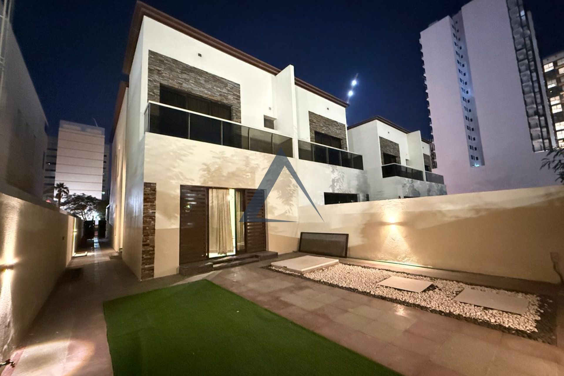 Spacious Villa | Vacant | Brand New | Park View