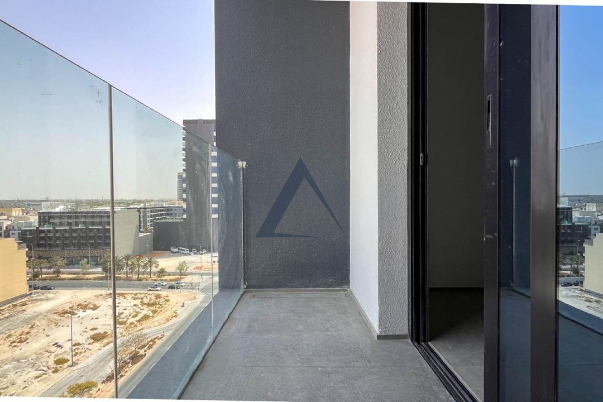 Stunning 2 B/R | Spacious | Ready to Move