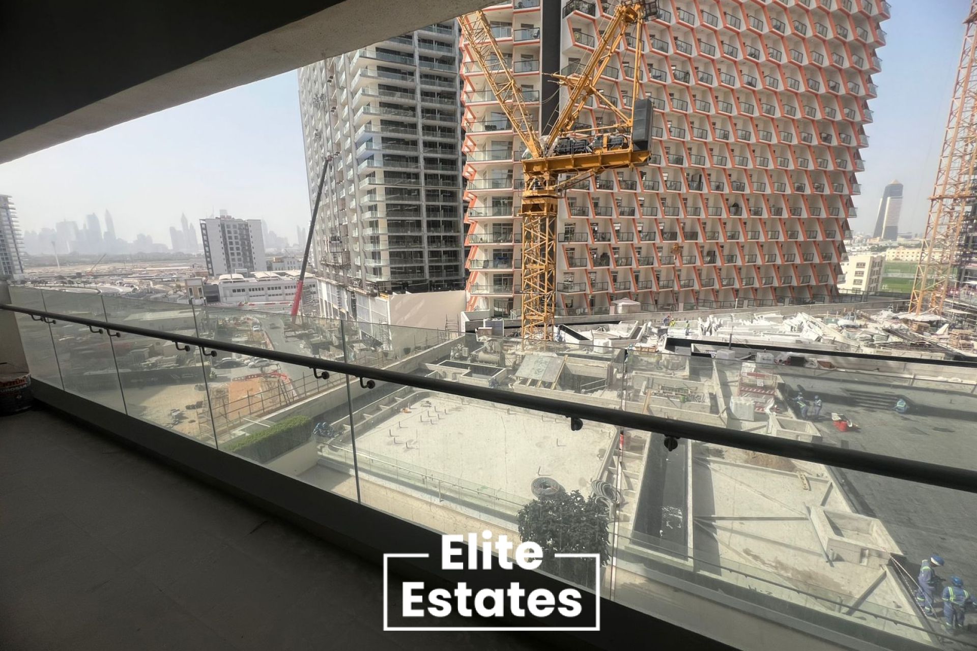 Contemporary 1BR | Near Downtown | Vacant