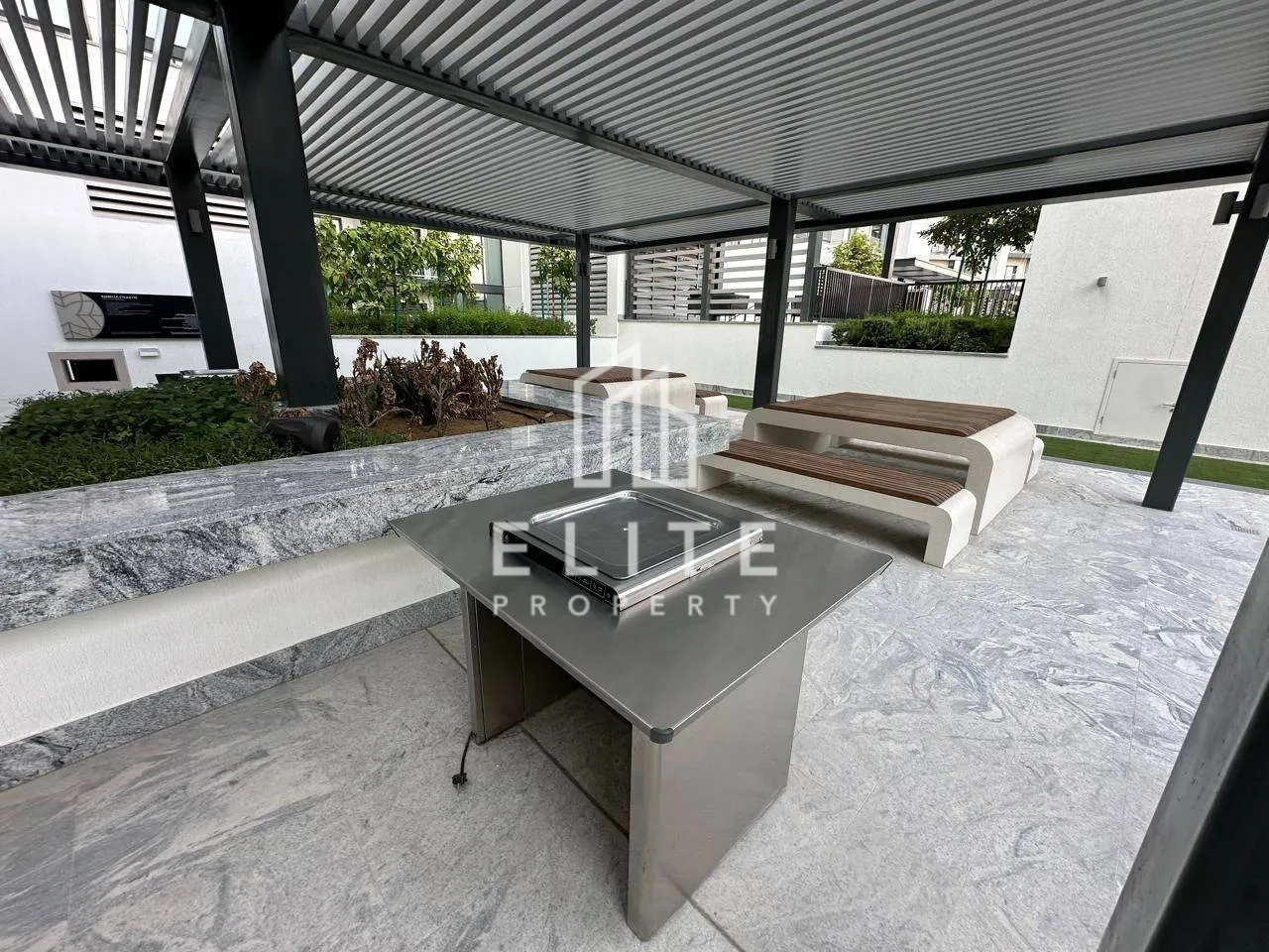 FAIRMONT RESIDENCES