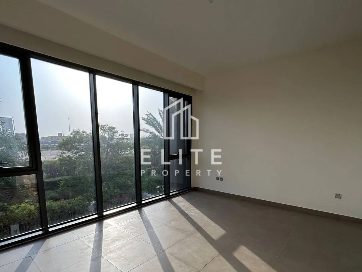 Single Row | Greenbelt | Close to Pool and Park