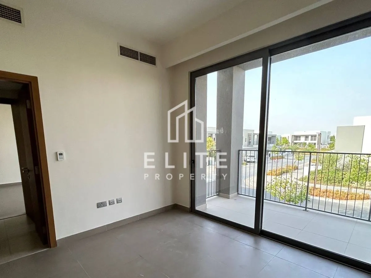 Single Row | Greenbelt | Close to Pool and Park