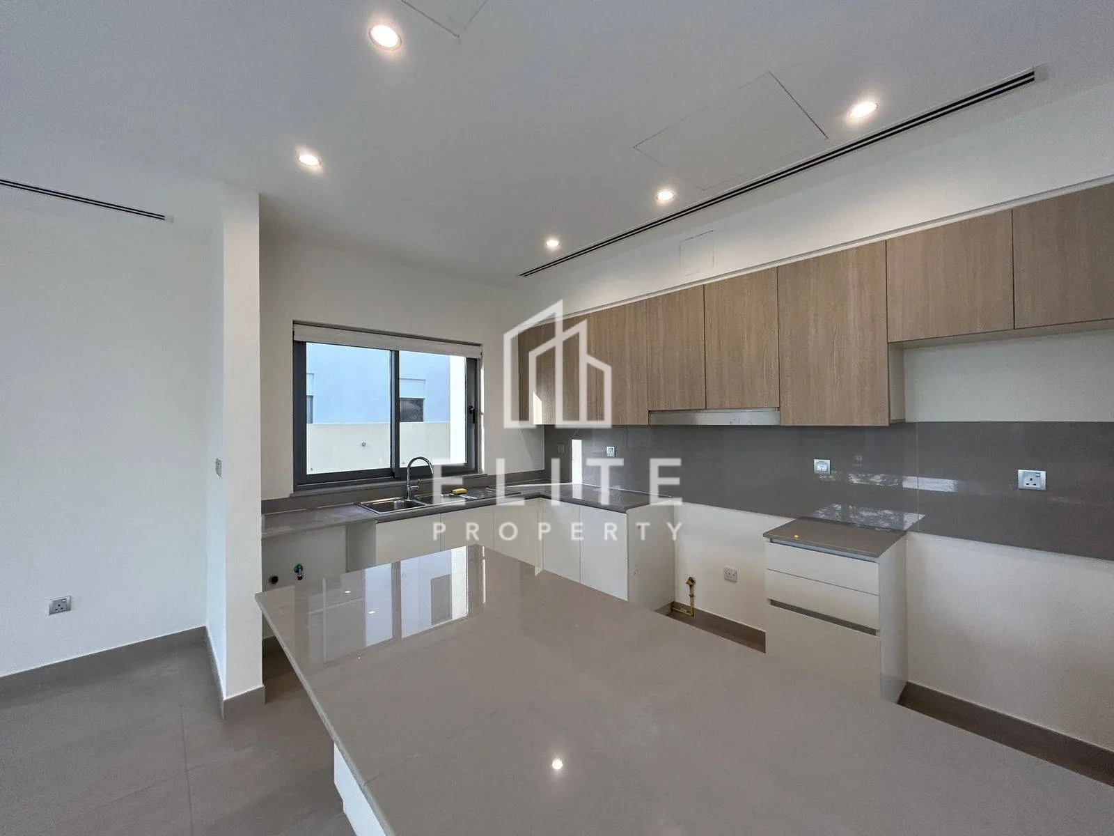 Single Row | Greenbelt | Close to Pool and Park