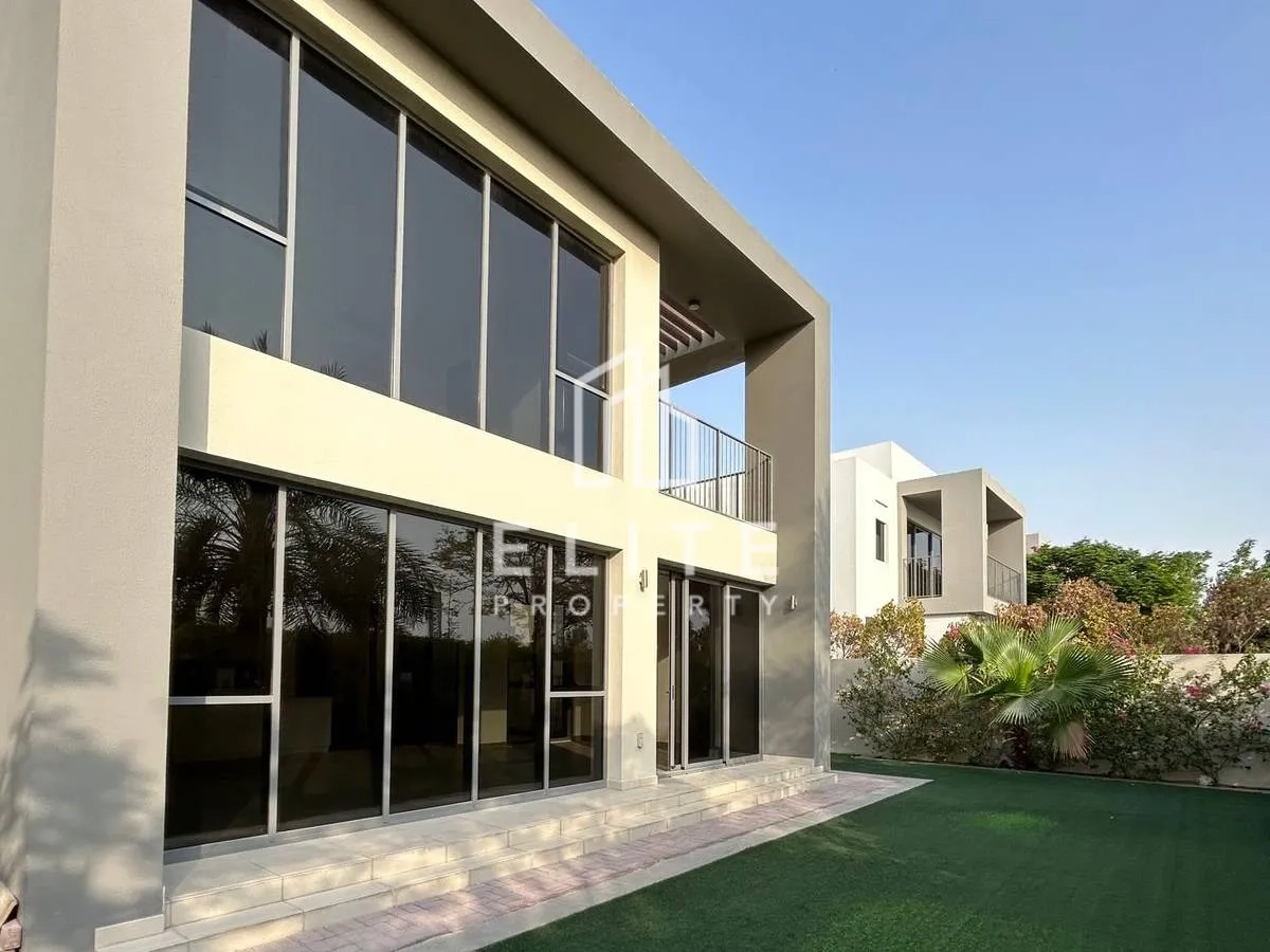 Single Row | Greenbelt | Close to Pool and Park