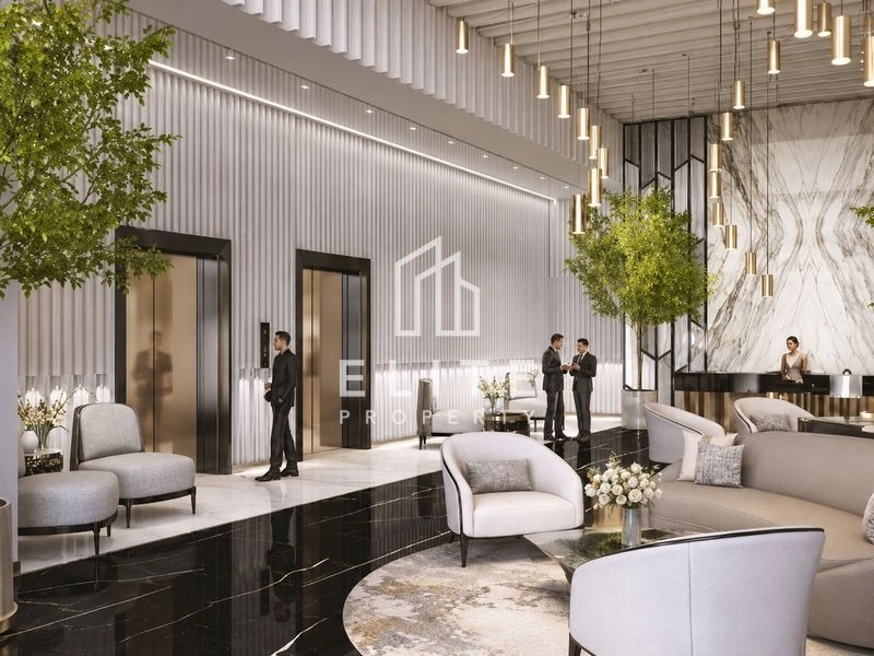HILTON BRANDED I MALL ACCESS I LARGE LAYOUT