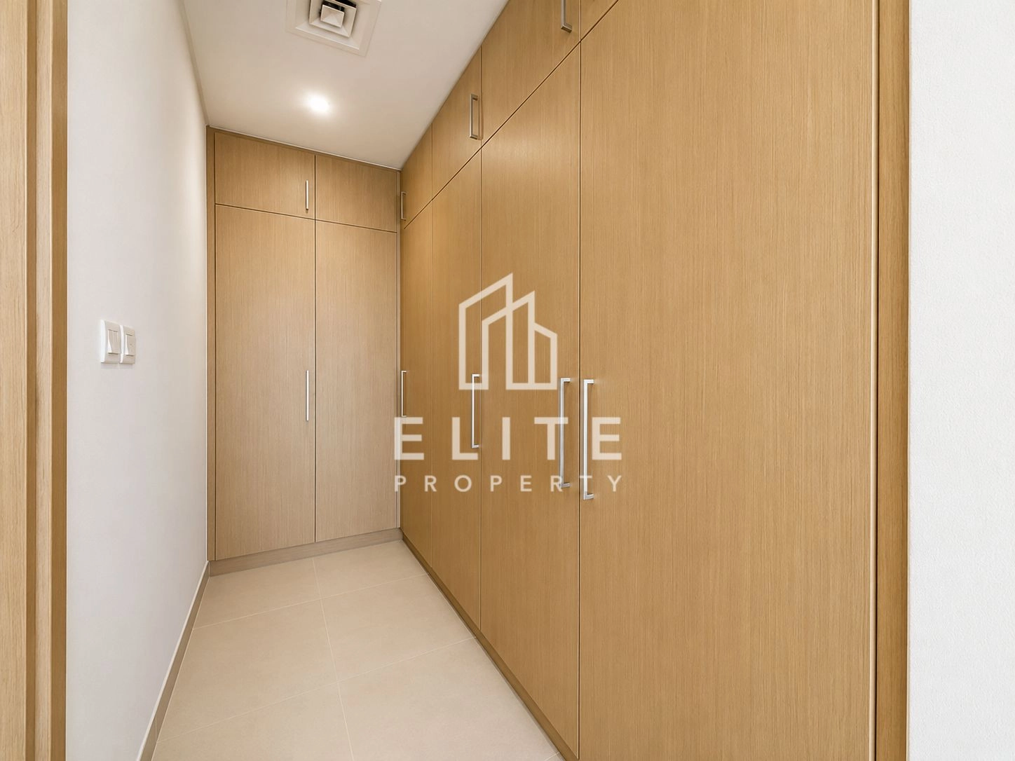Exclusive | Marina View | Vacant