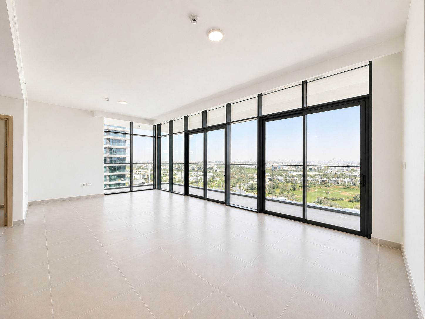 High Floor I Golf Course View I Spacious I 3 +Maid