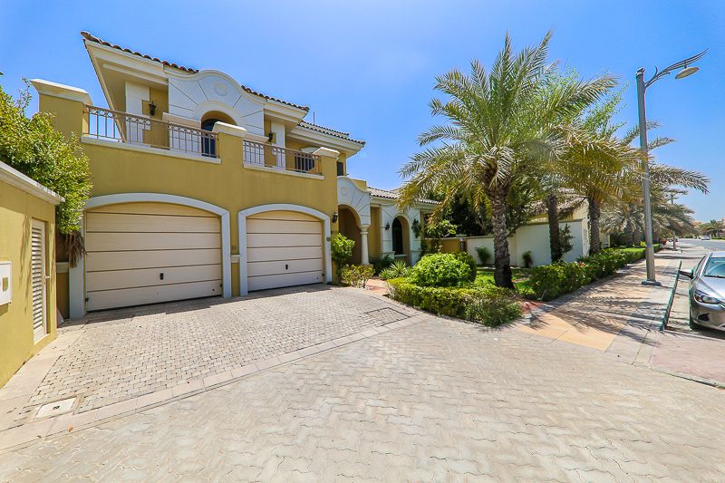 Best Priced Garden Home | Investment Opportunity | 4BR Atrium Entry