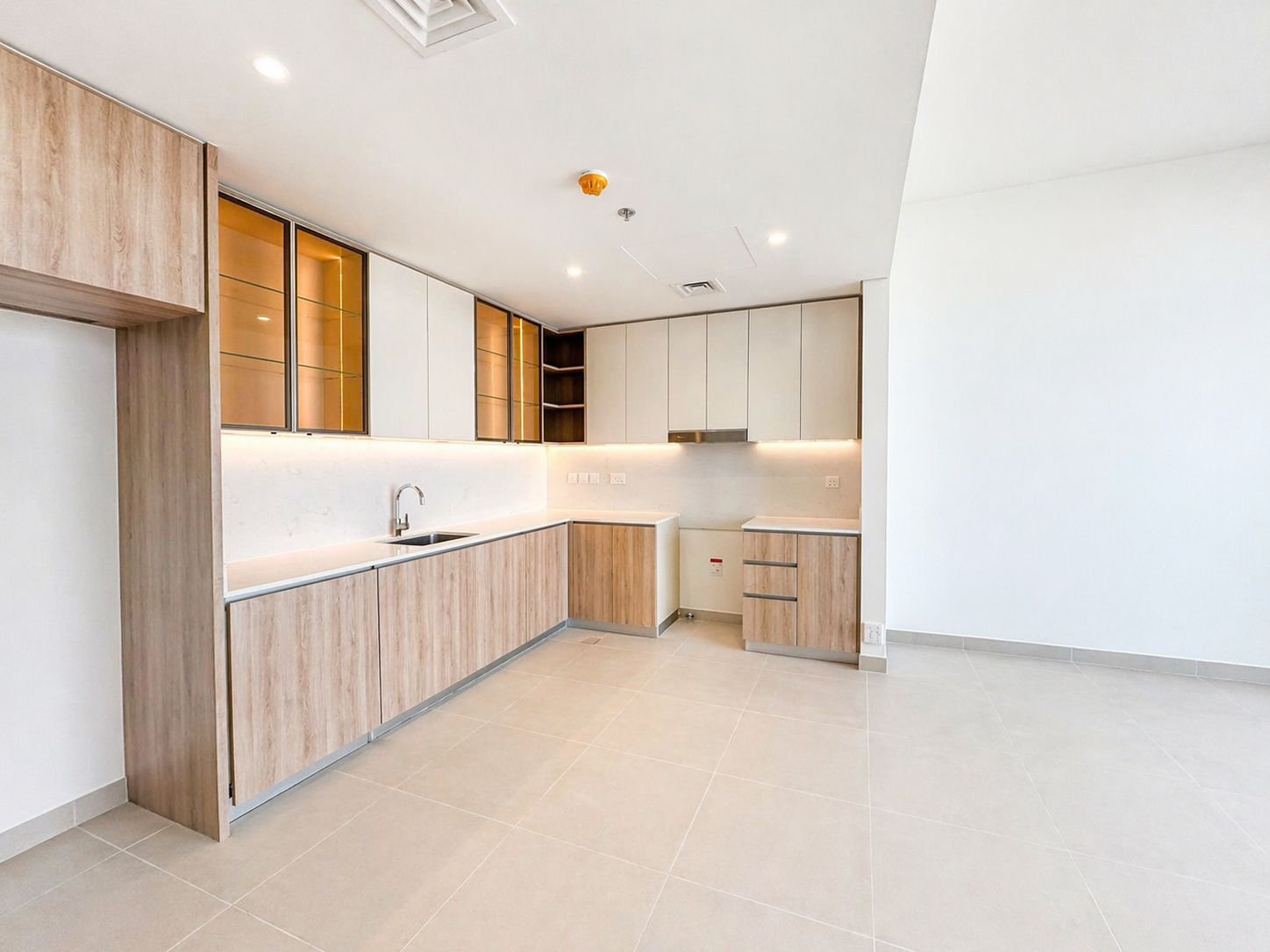 HIGH FLOOR | FABULOUS VIEW | BRAND NEW