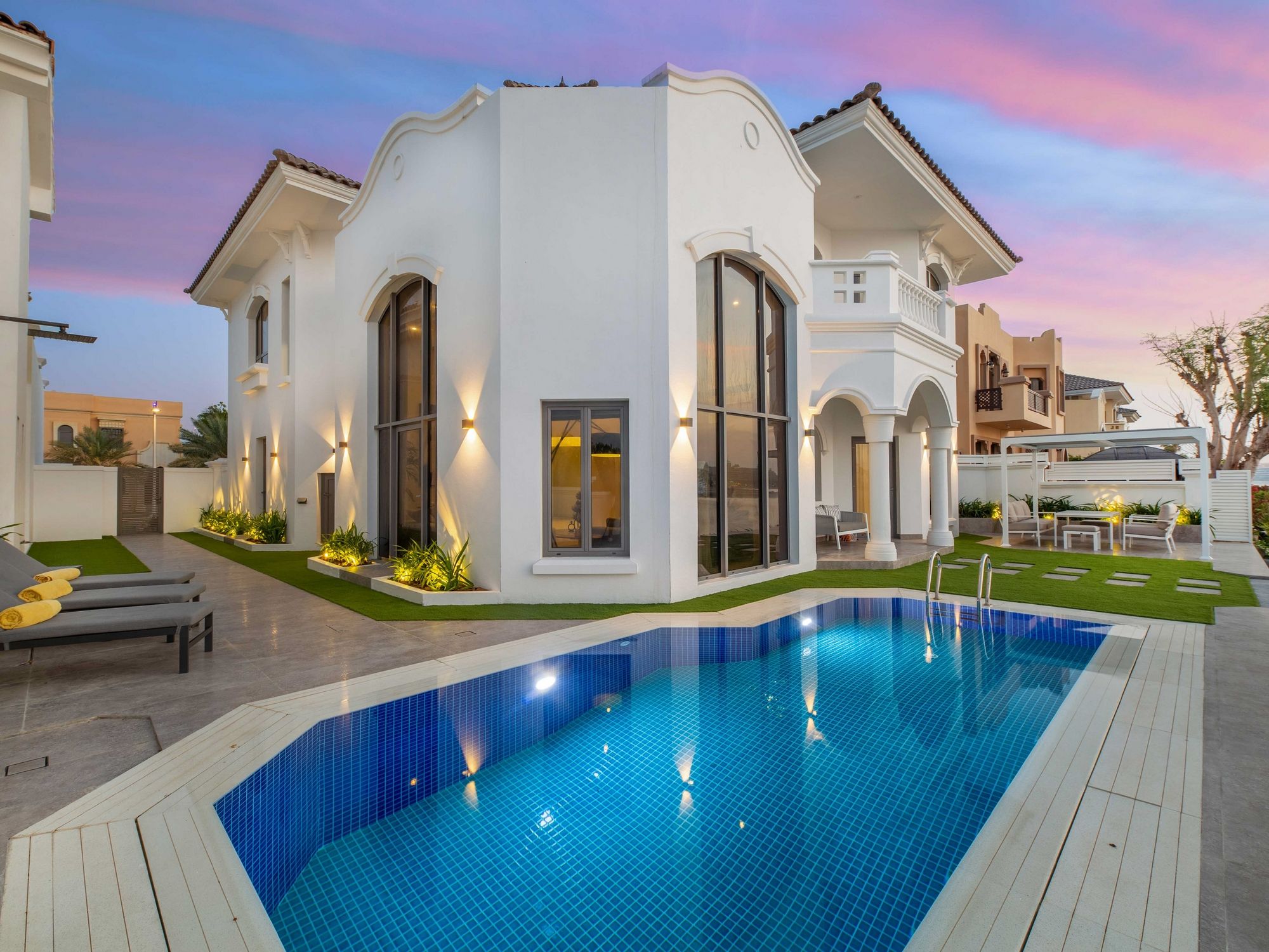 Upgraded & Fully Furnished 5BR Central Rotunda