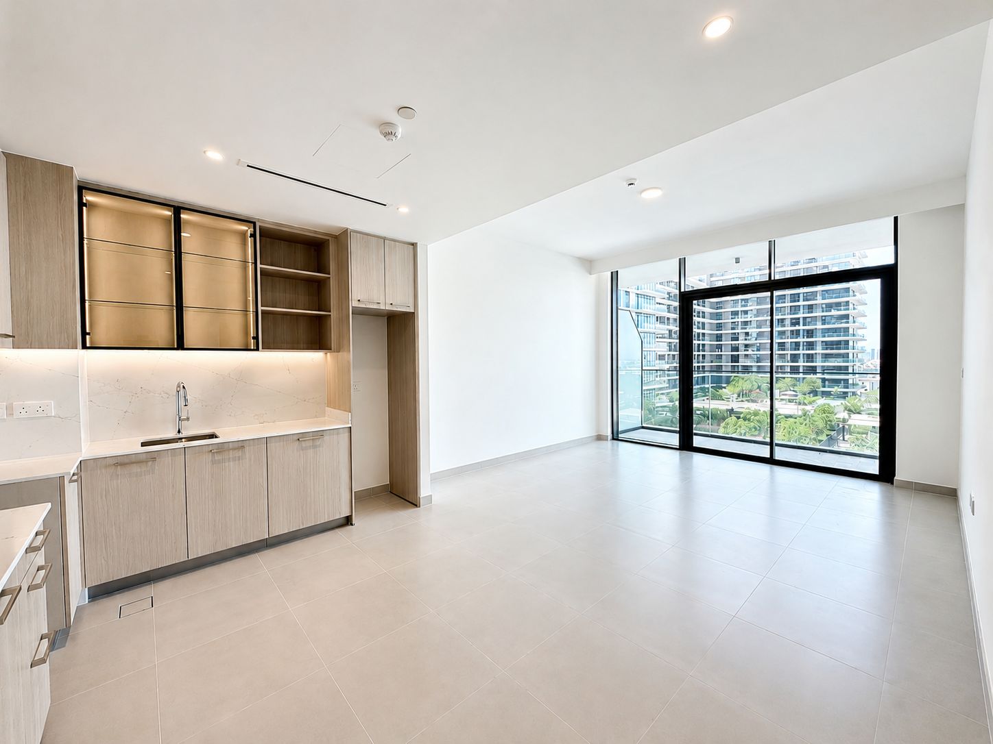 First Tenant | Bright Layout | Golf Course View