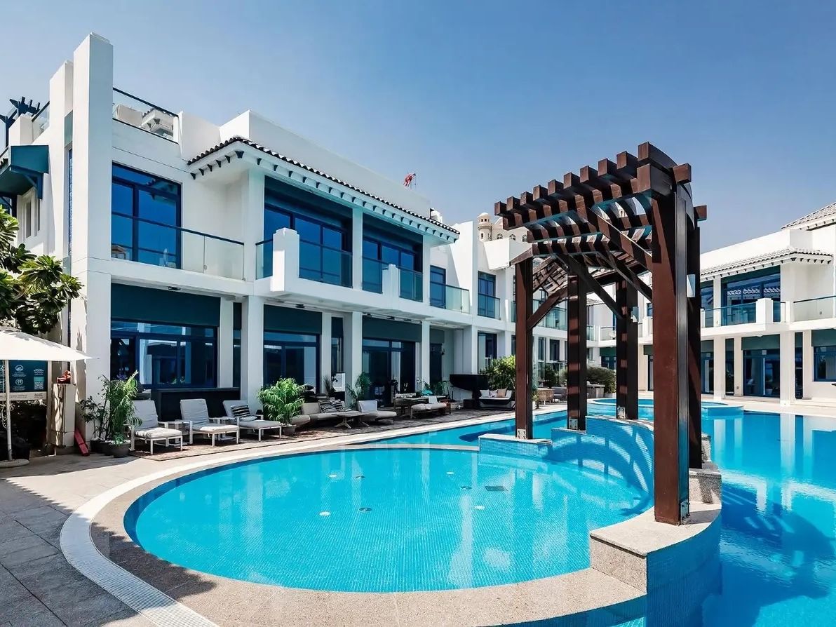 Luxury Fully Furnished Villa, 4-Bed, Swimming Pool