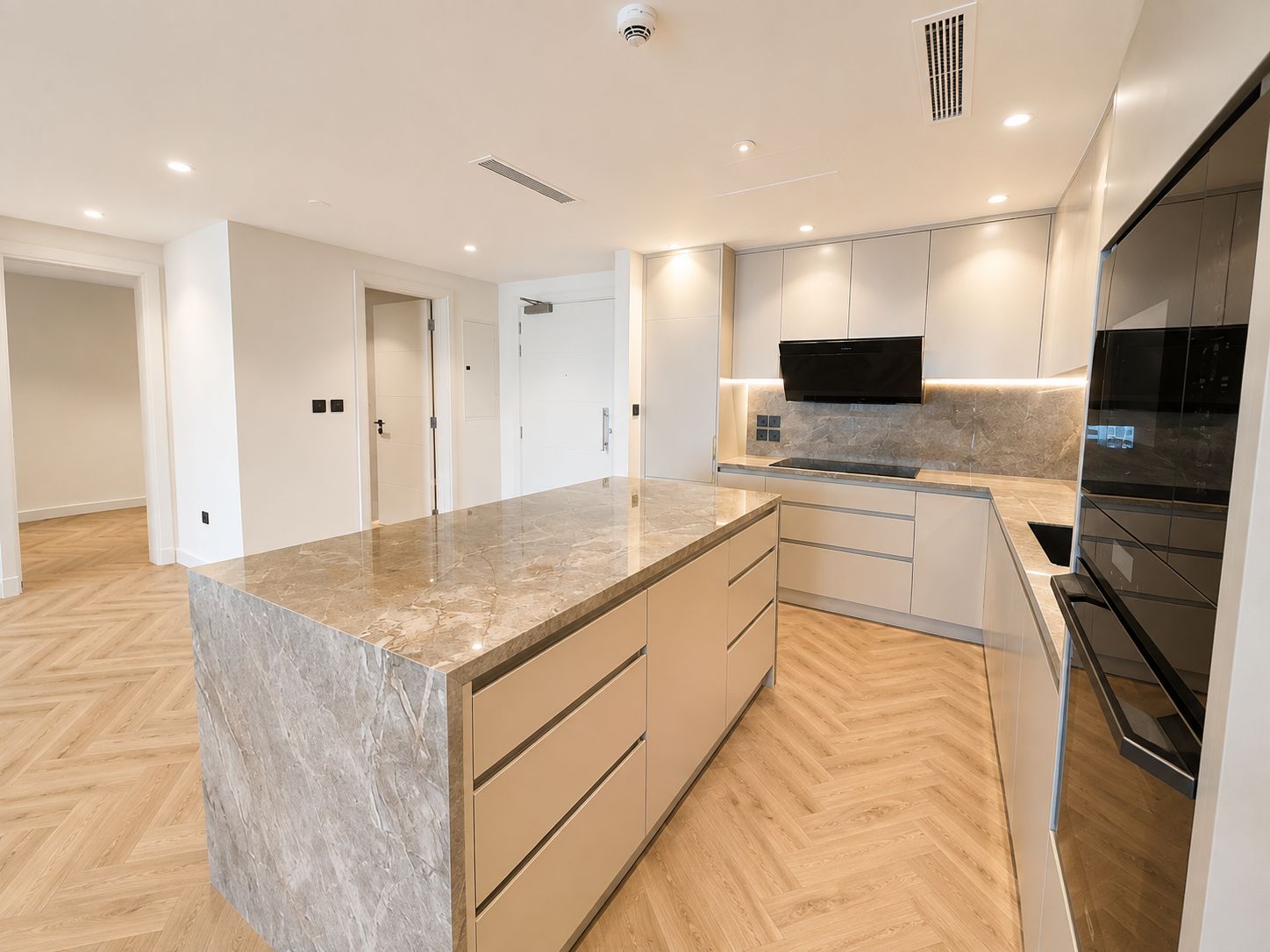 Fully Upgraded | Vacant | Sea View