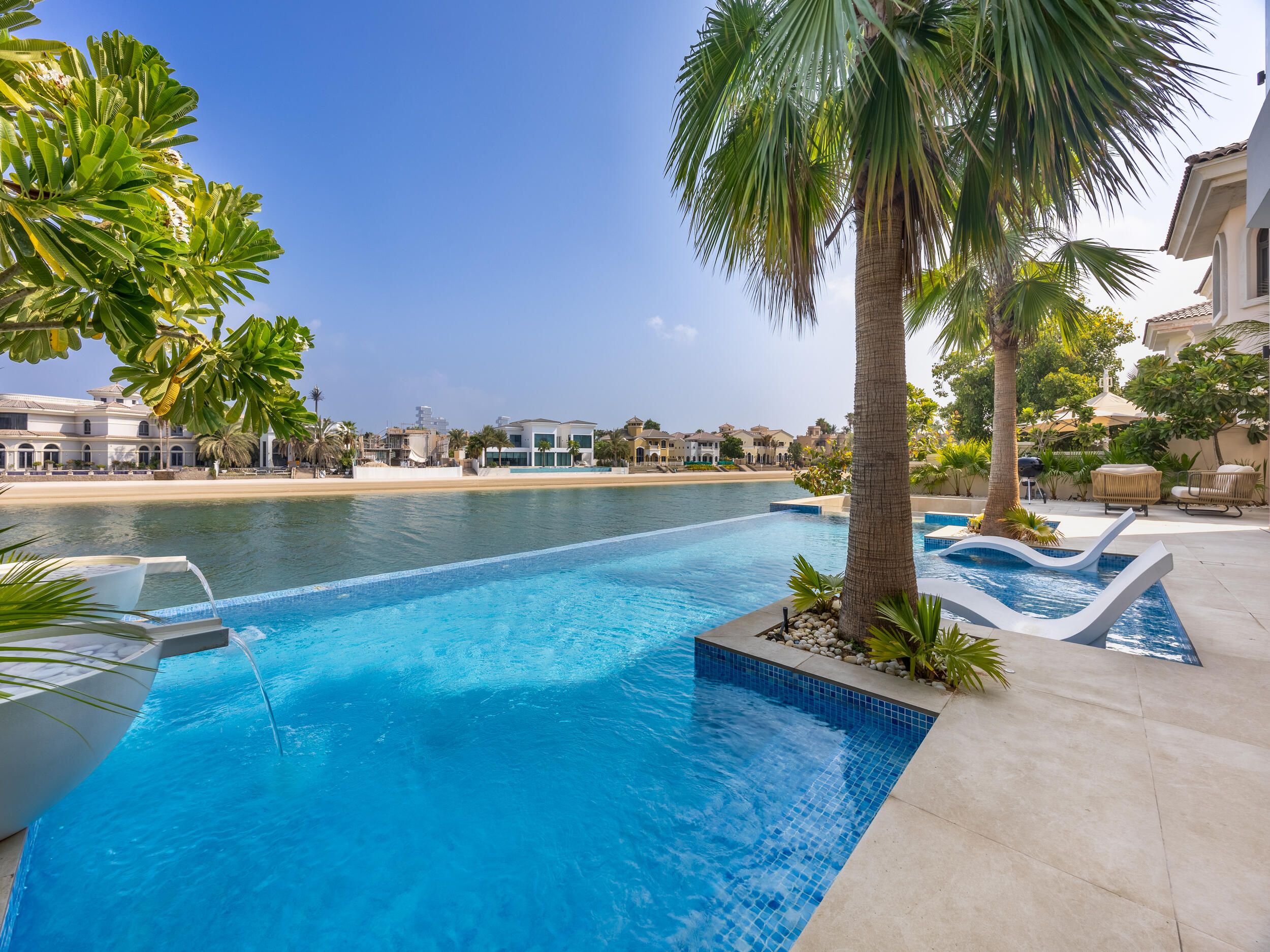 FULLY UPGRADED | EXTENDED PLOT | VACANT