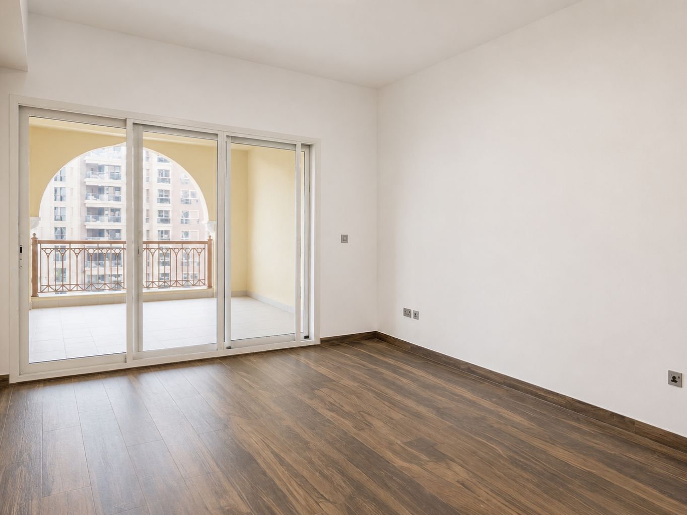 Vacant | Sea View | High Floor
