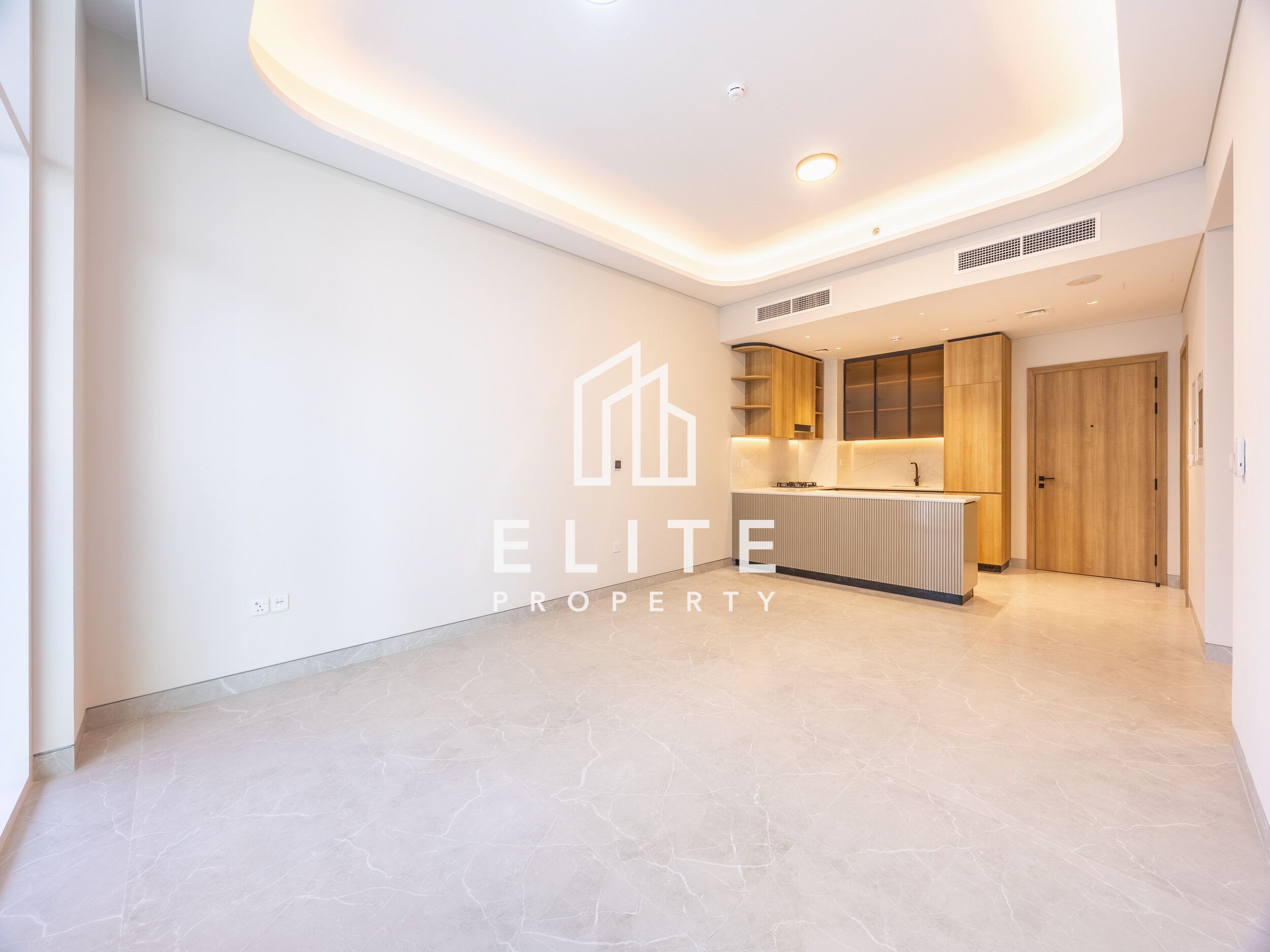 Golf & Villa Views I Spacious I Mid-High Floor