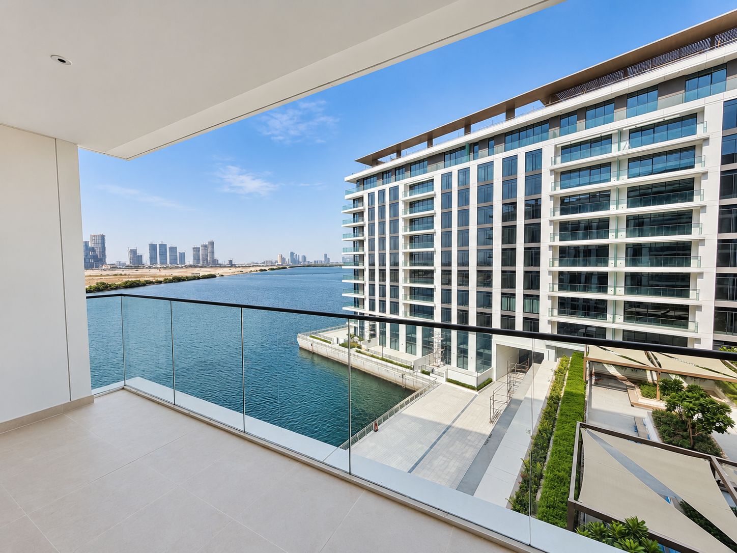 Brand New | Large Layout | Canal View