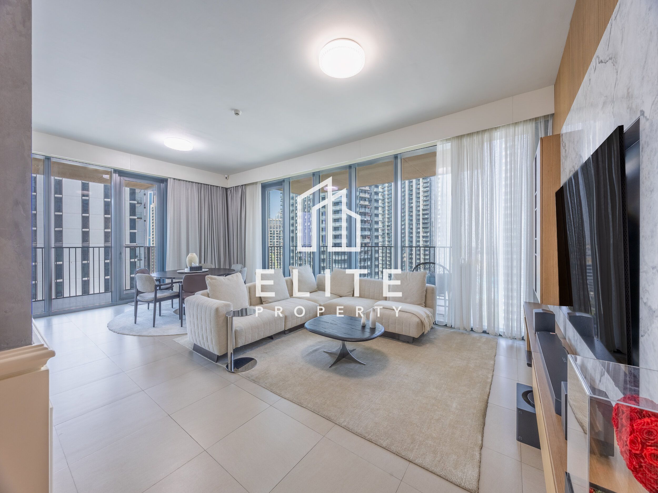 LARGE LAYOUT - CORNER UNIT - BOULEVARD VIEWS