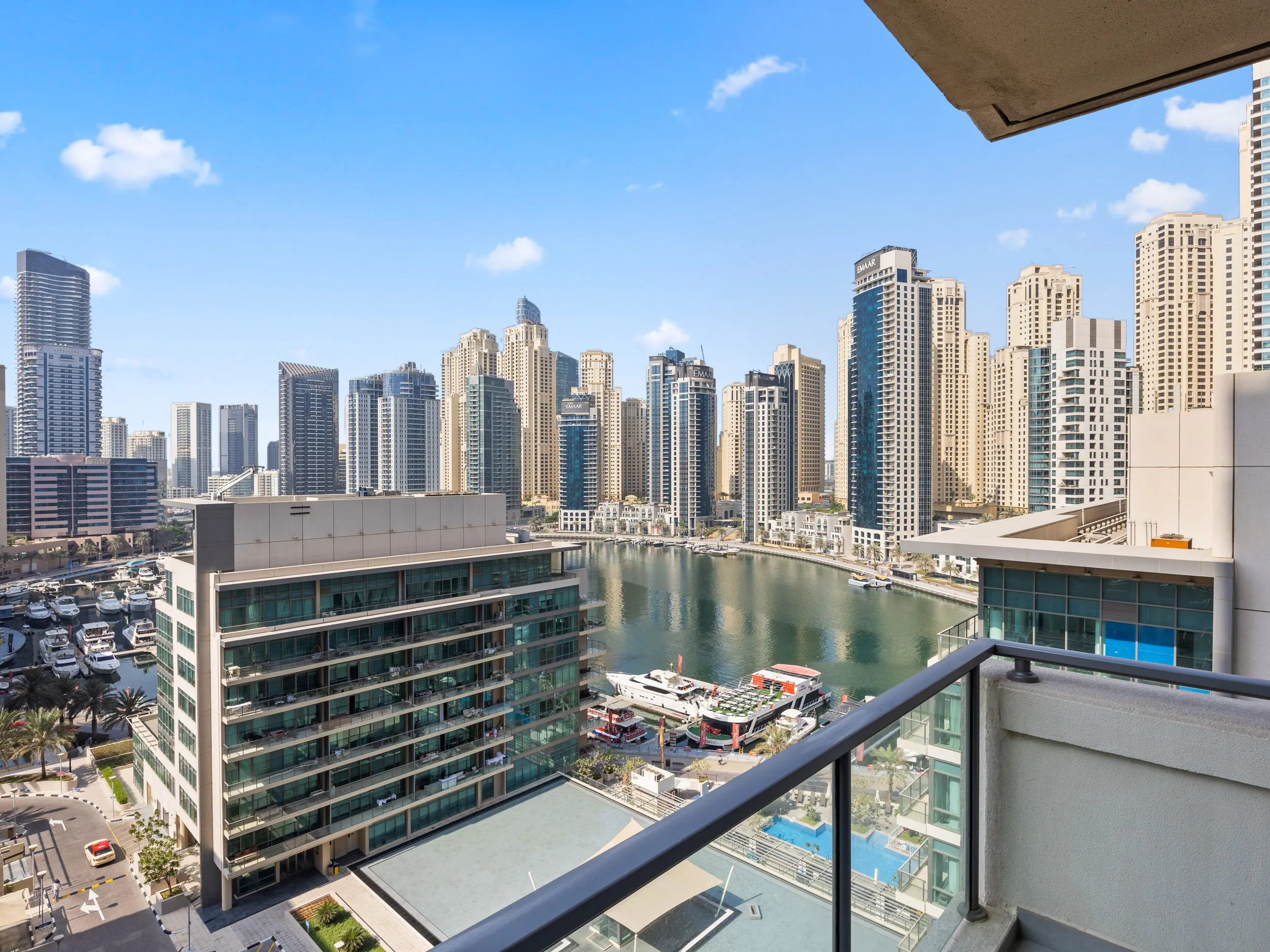 FULL MARINA VIEW | FULLY FURNISHED AND UPGRADED