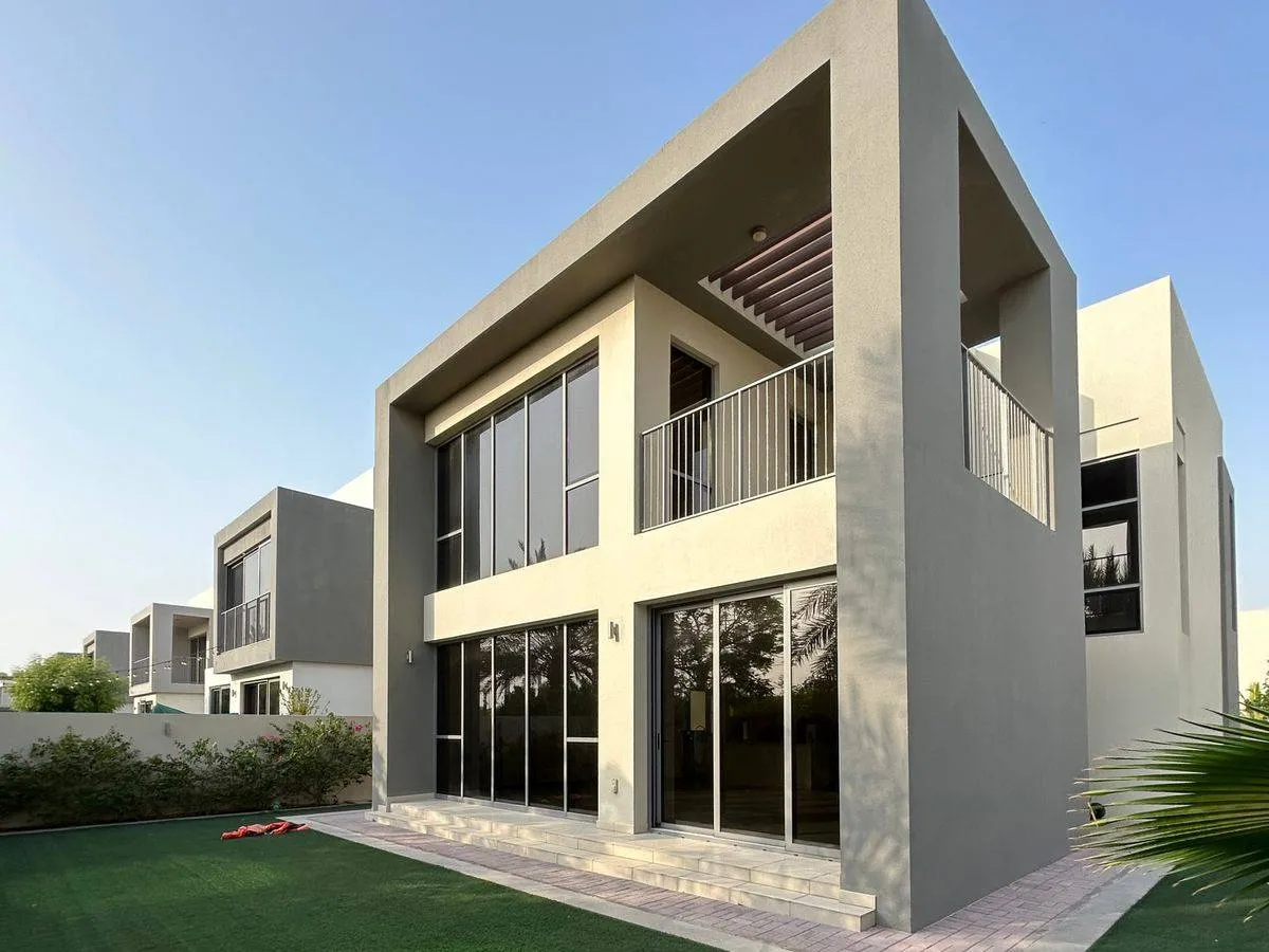 Single Row | Greenbelt | Close to Pool and Park