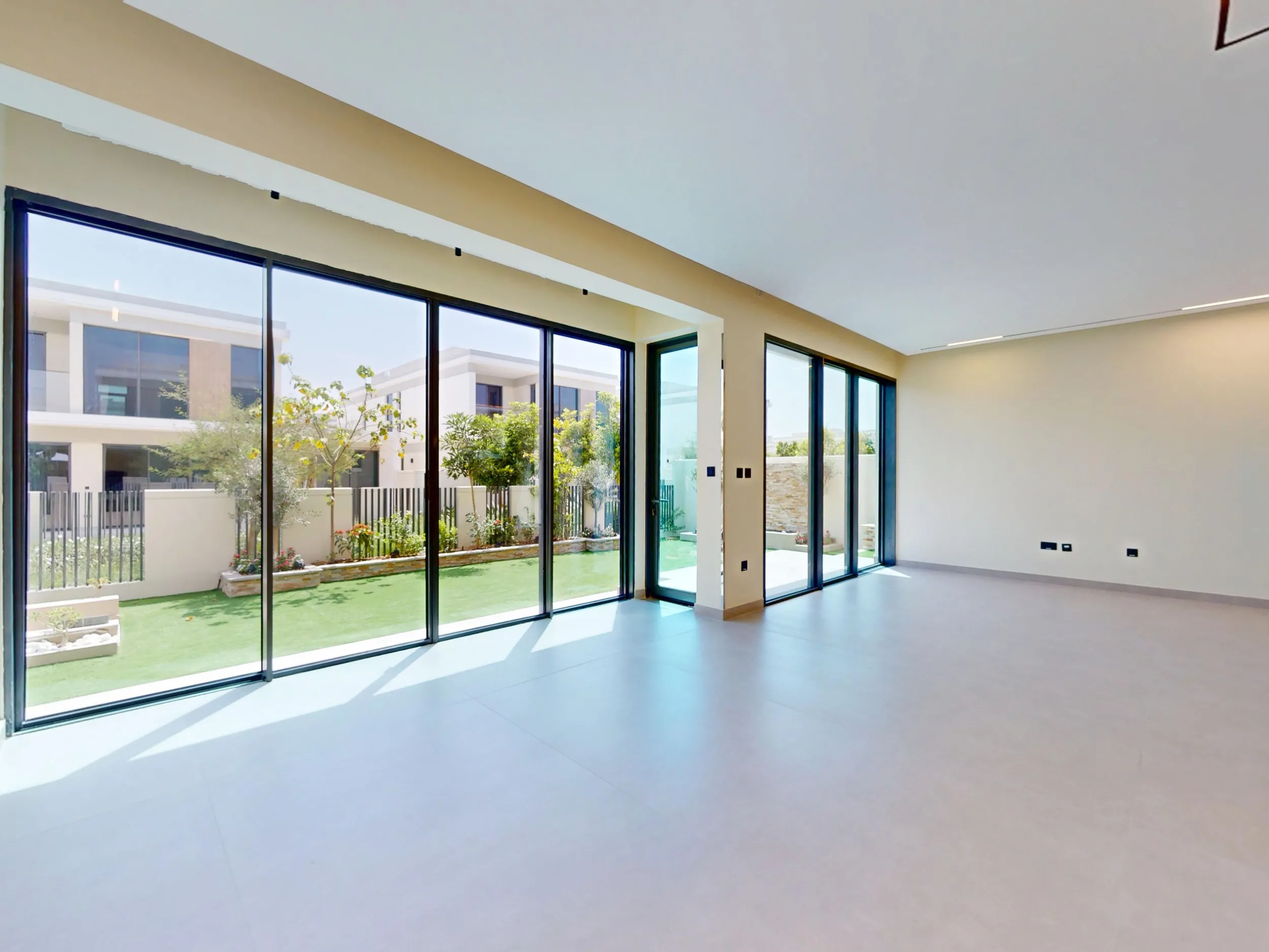 Landscaped |  Vacant | Big Plot