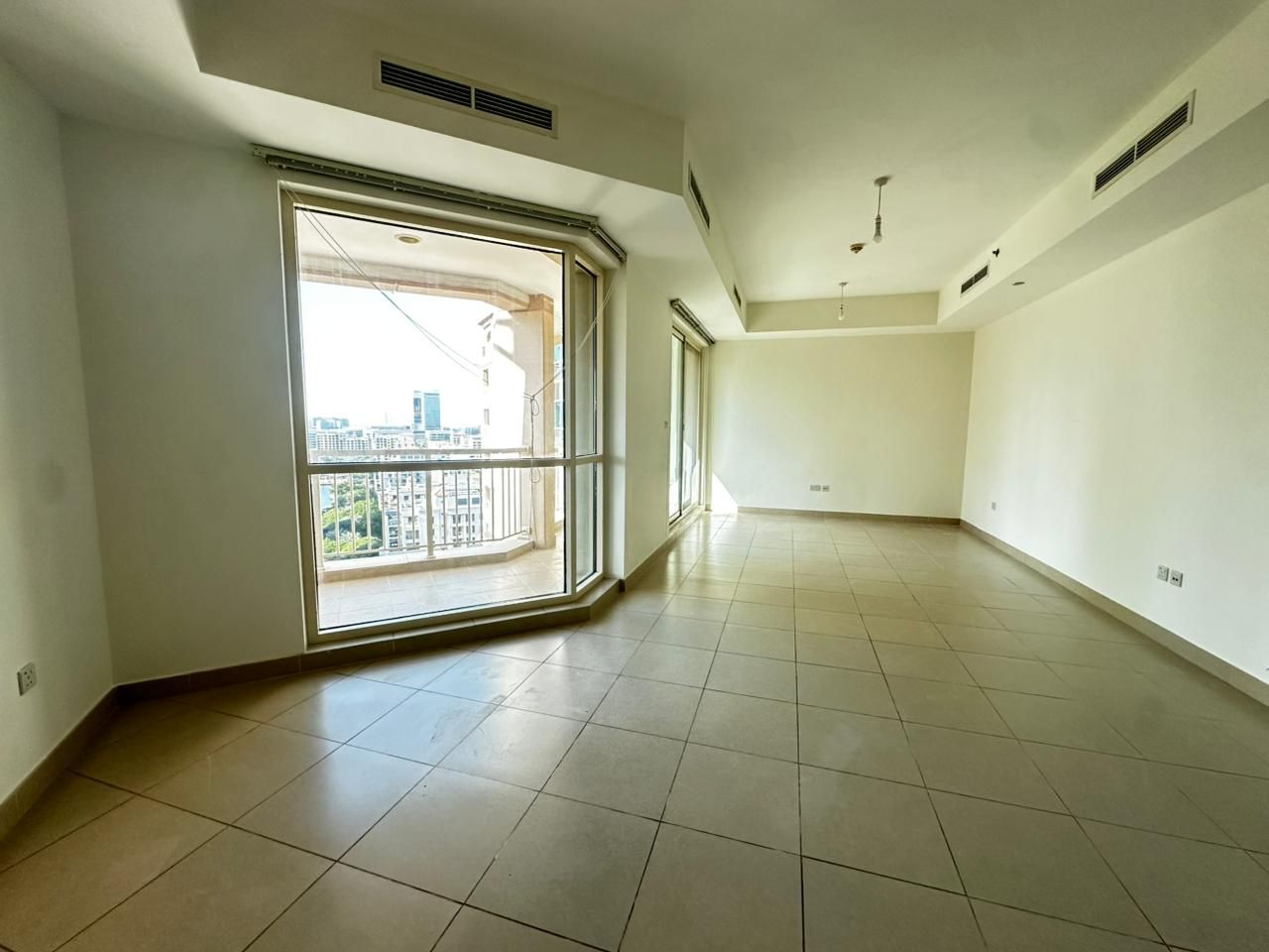 Full Lake View | Multiple Cheques | Chiller free