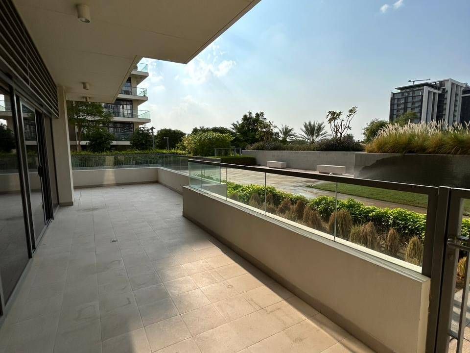 BEST LOCATION | NEXT TO PARK | VACANT ON TRANSFER