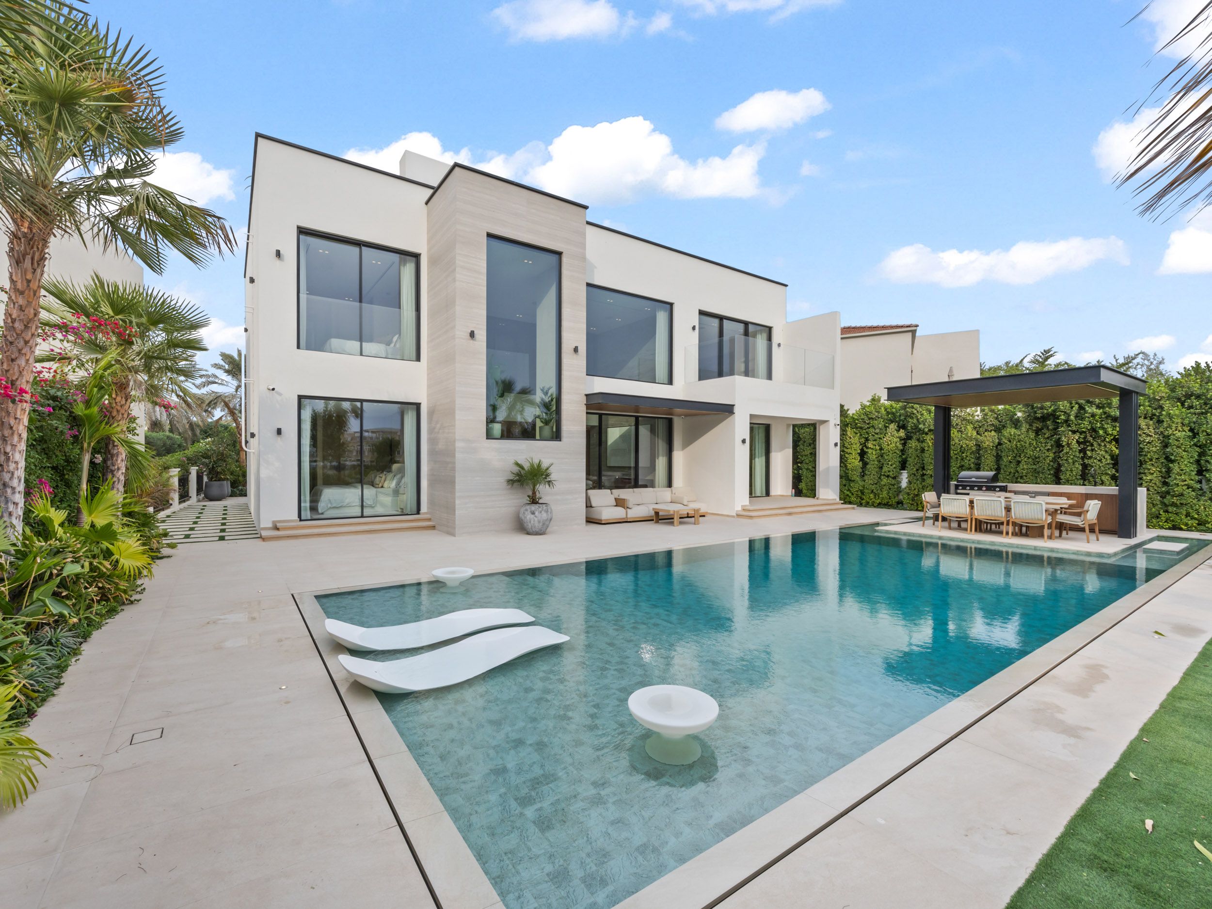 Fully Renovated | Lake View | Fully Furnished