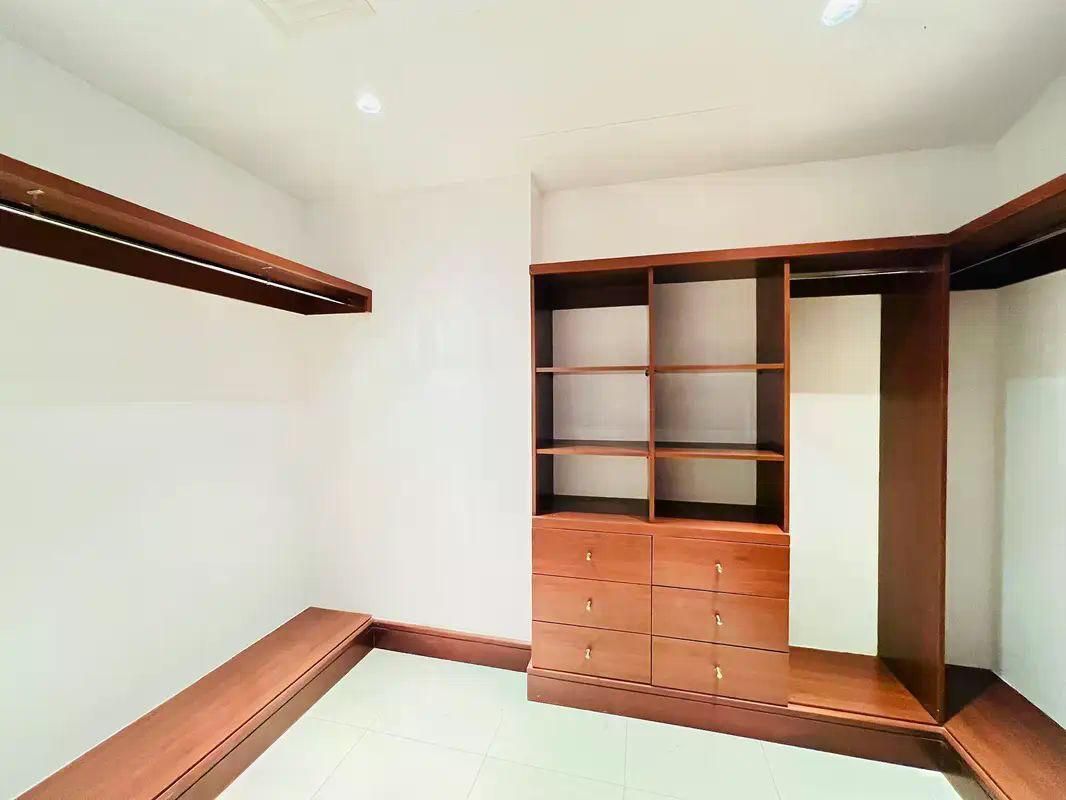 Sea View | Great Location | Vacant in September