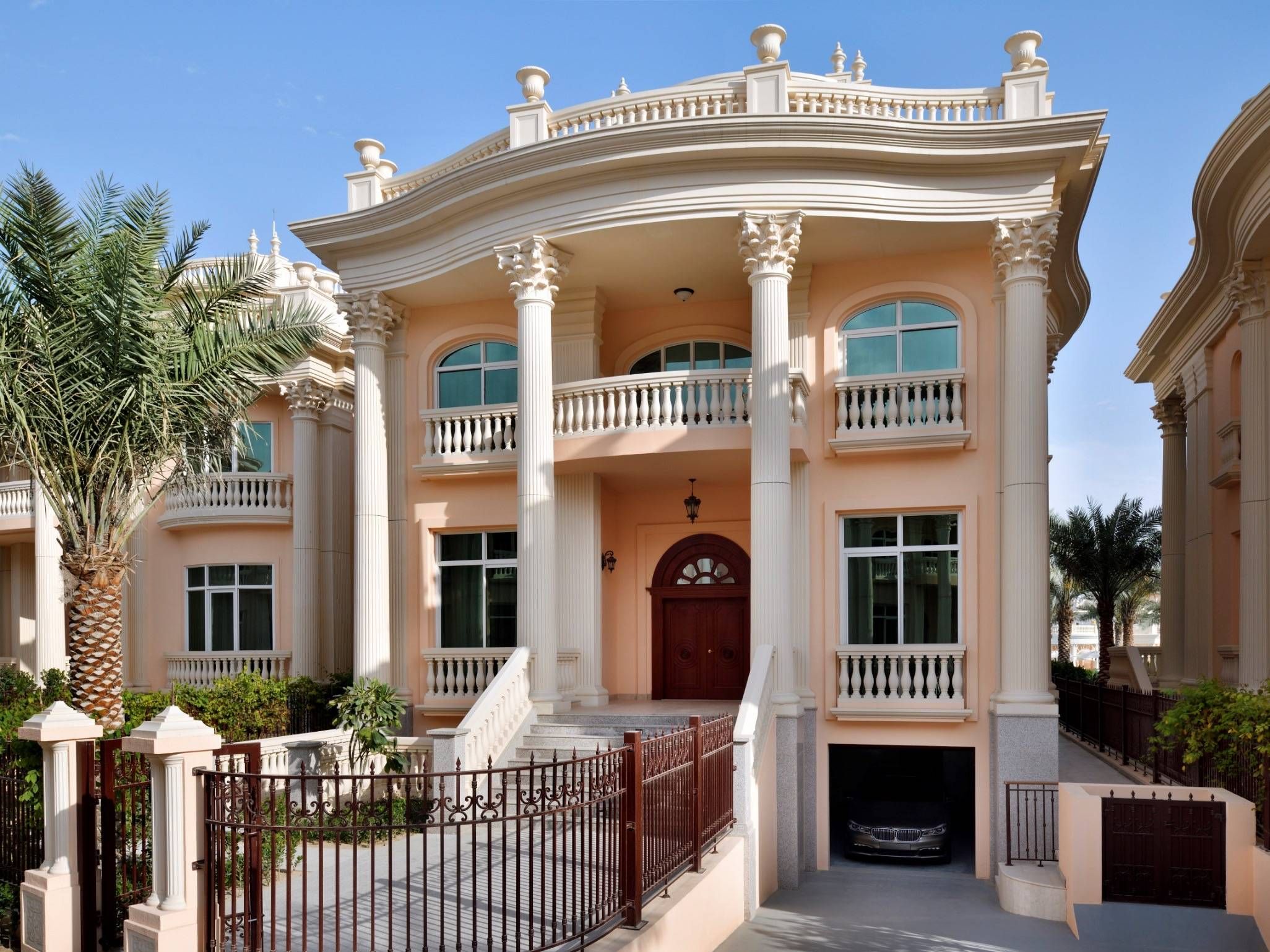 4-Bedroom Villa at Raffles The Palm Dubai with Garden and Direct Beach Access