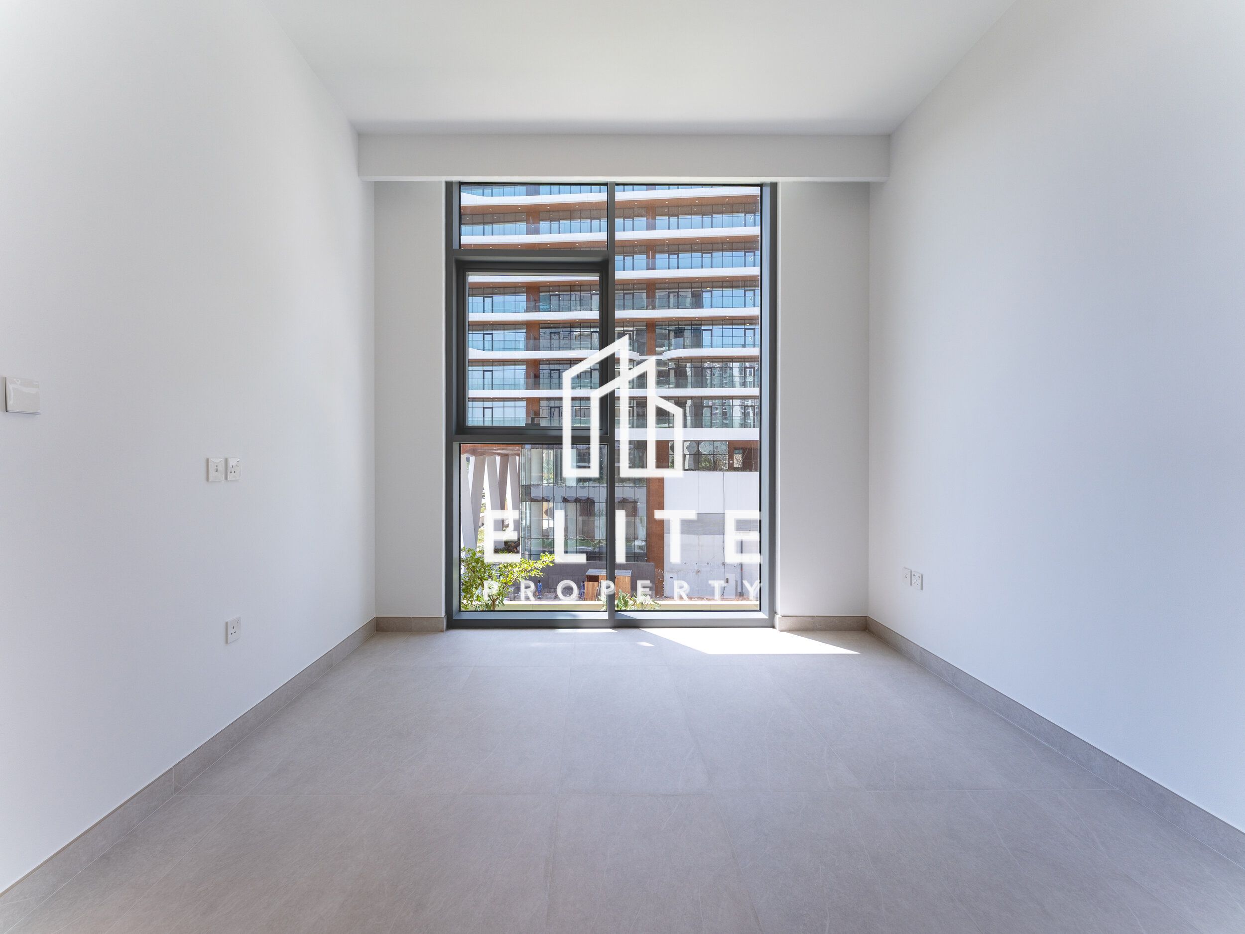 GARDEN VIEW I EXCEPTIONAL QUALITY I NEW & VACANT