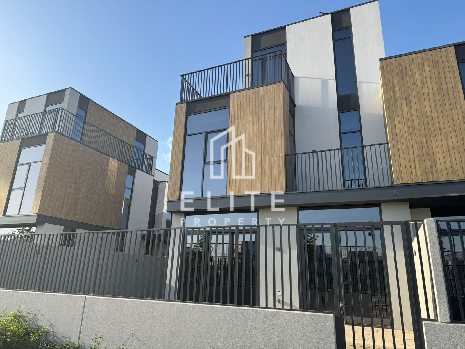 Ready to Move | In front of Park | Vastu Compliant