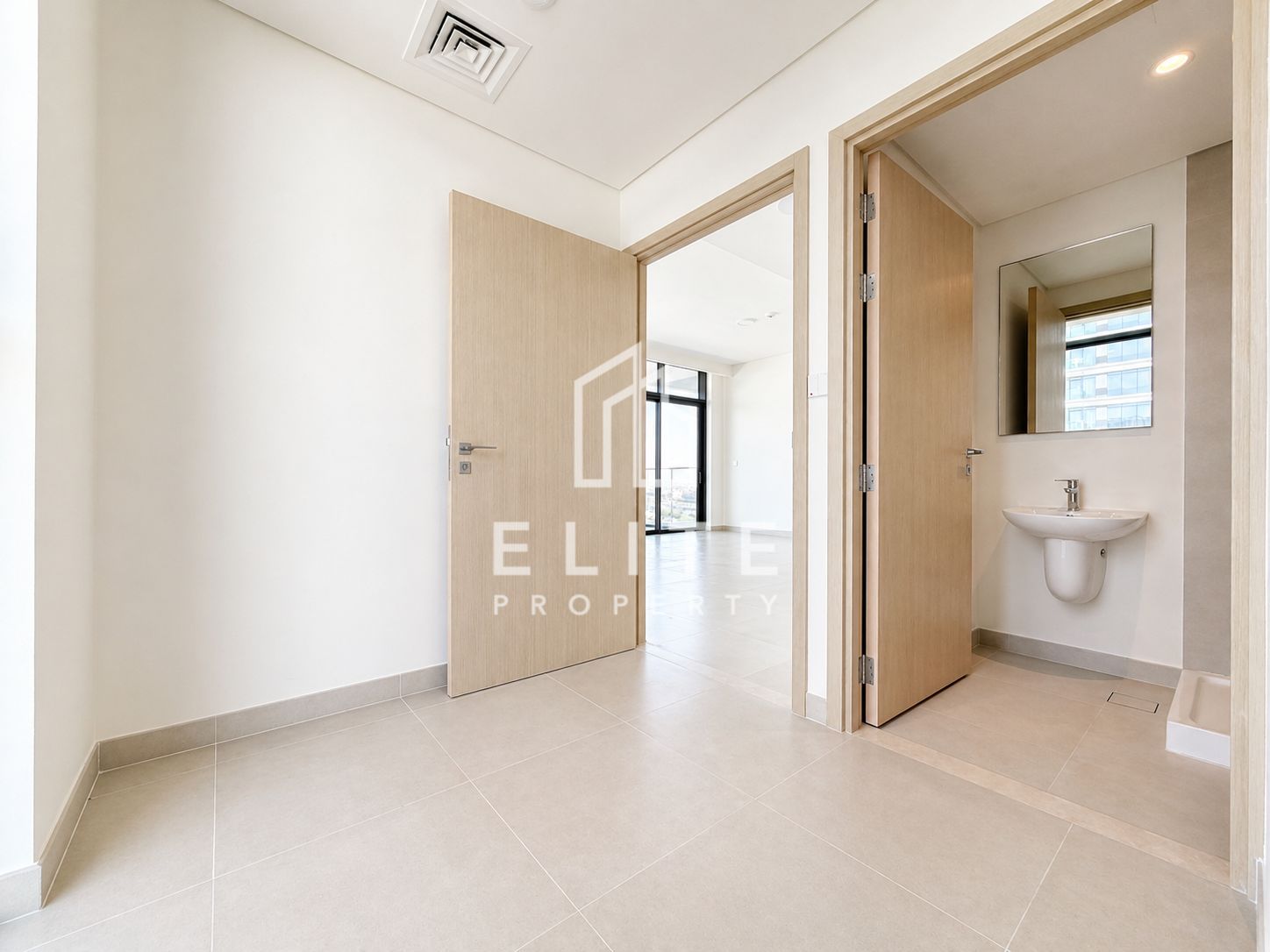 High Floor I Golf Course View I Spacious I 3 +Maid