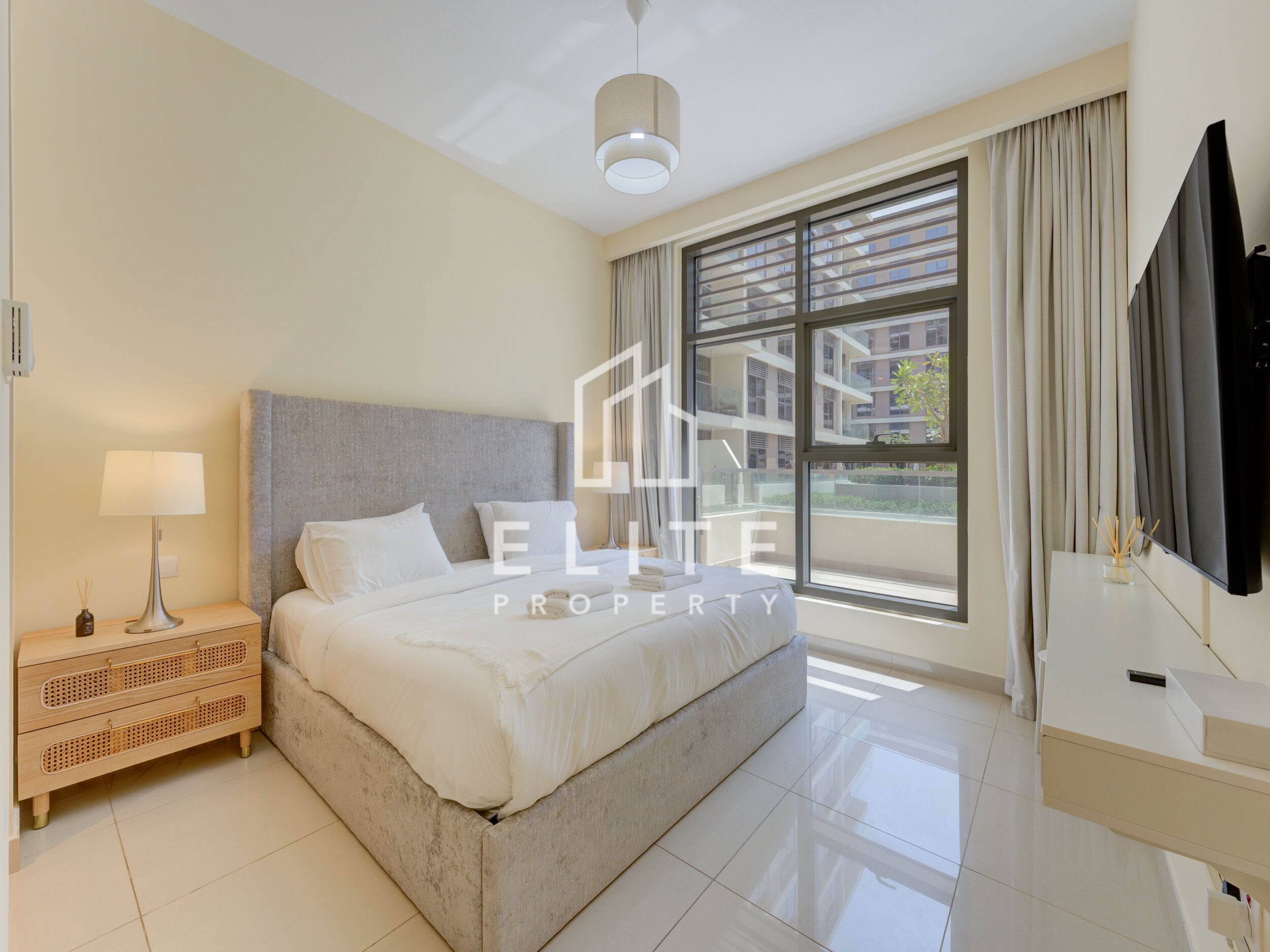 Luxury 2BR | Pool View | Direct Park Access | Mall