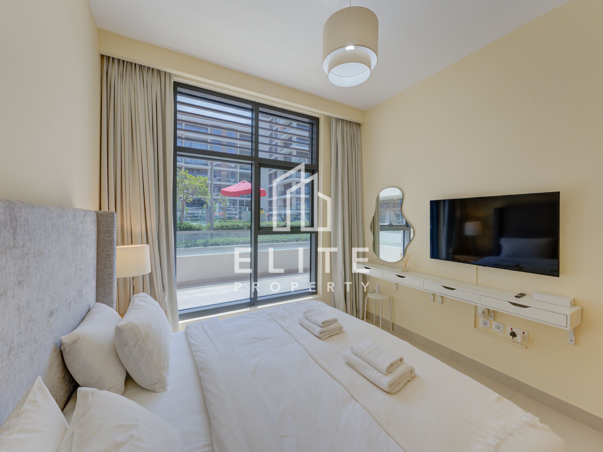 Luxury 2BR | Pool View | Direct Park Access | Mall