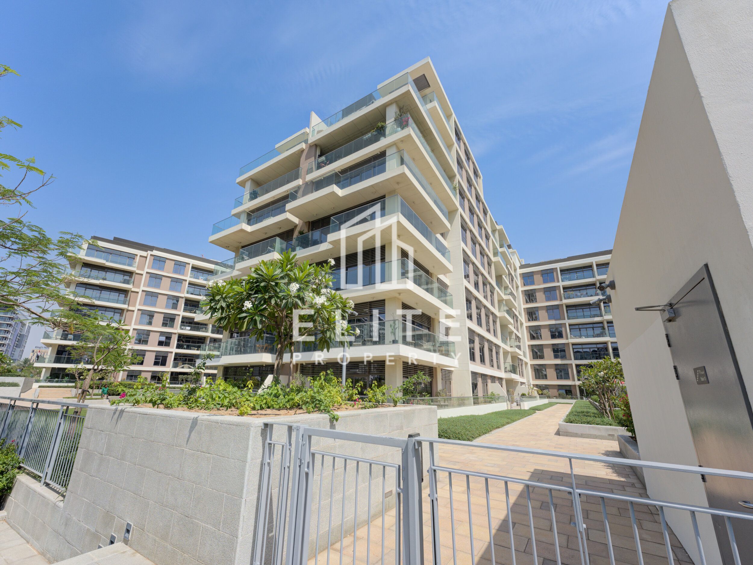 Luxury 2BR | Pool View | Direct Park Access | Mall
