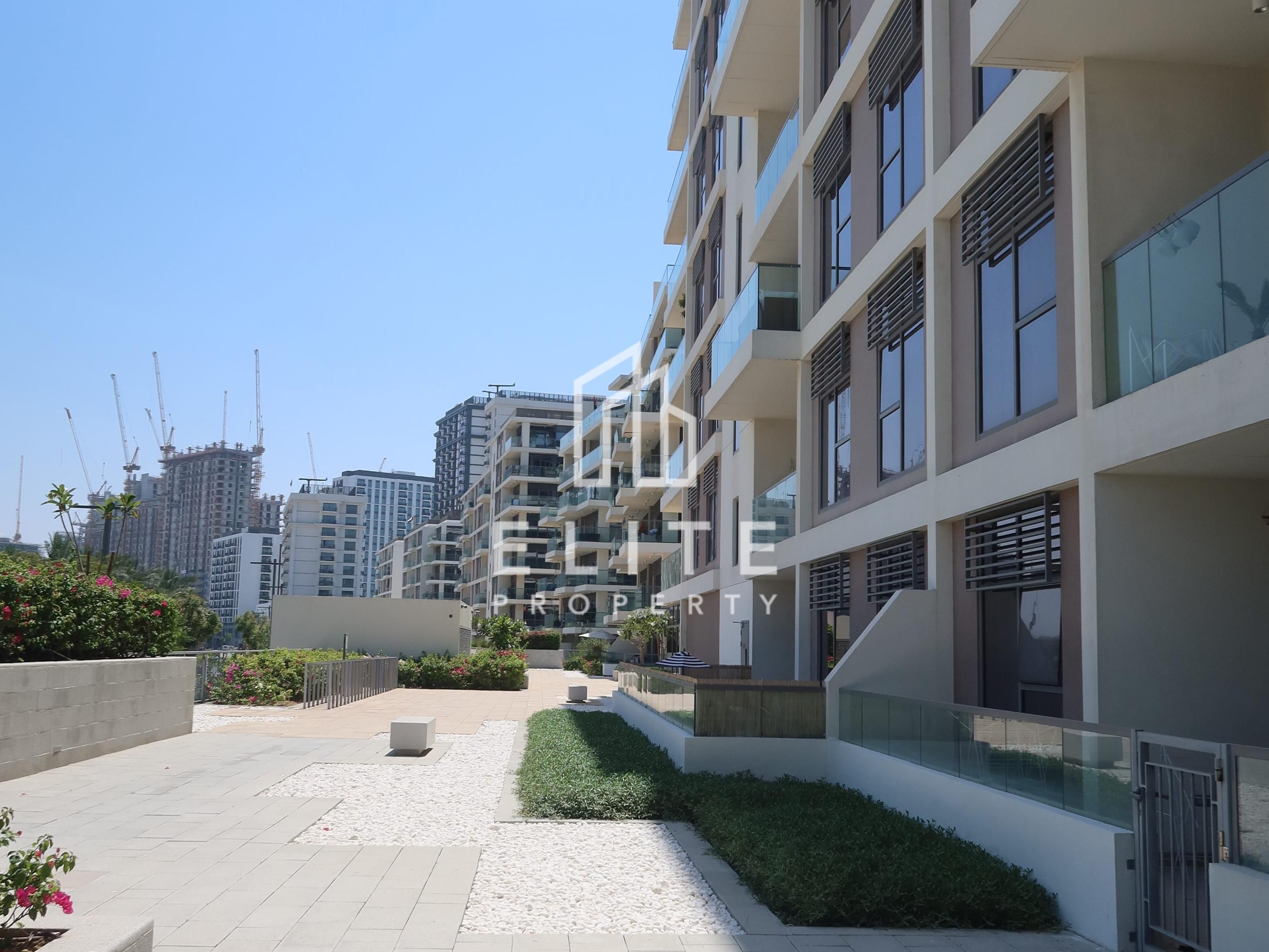 Luxury 2BR | Pool View | Direct Park Access | Mall