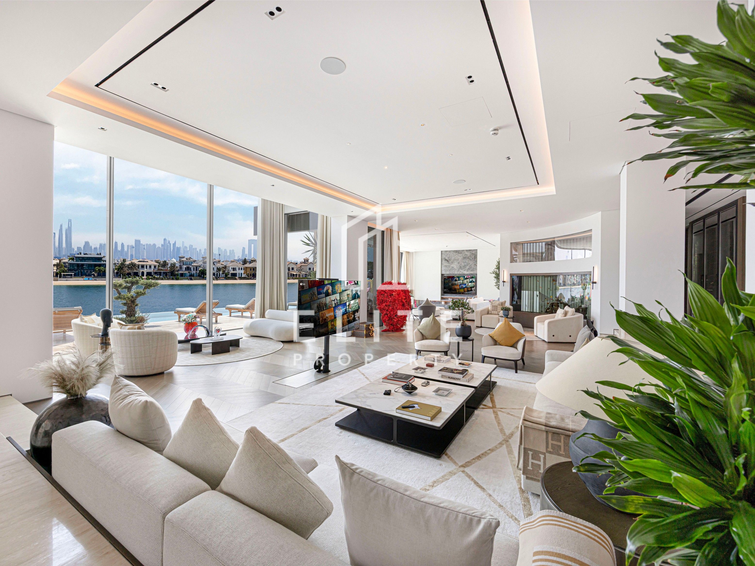Palm Jumeirah Ultra Luxury Custom Built Villa!