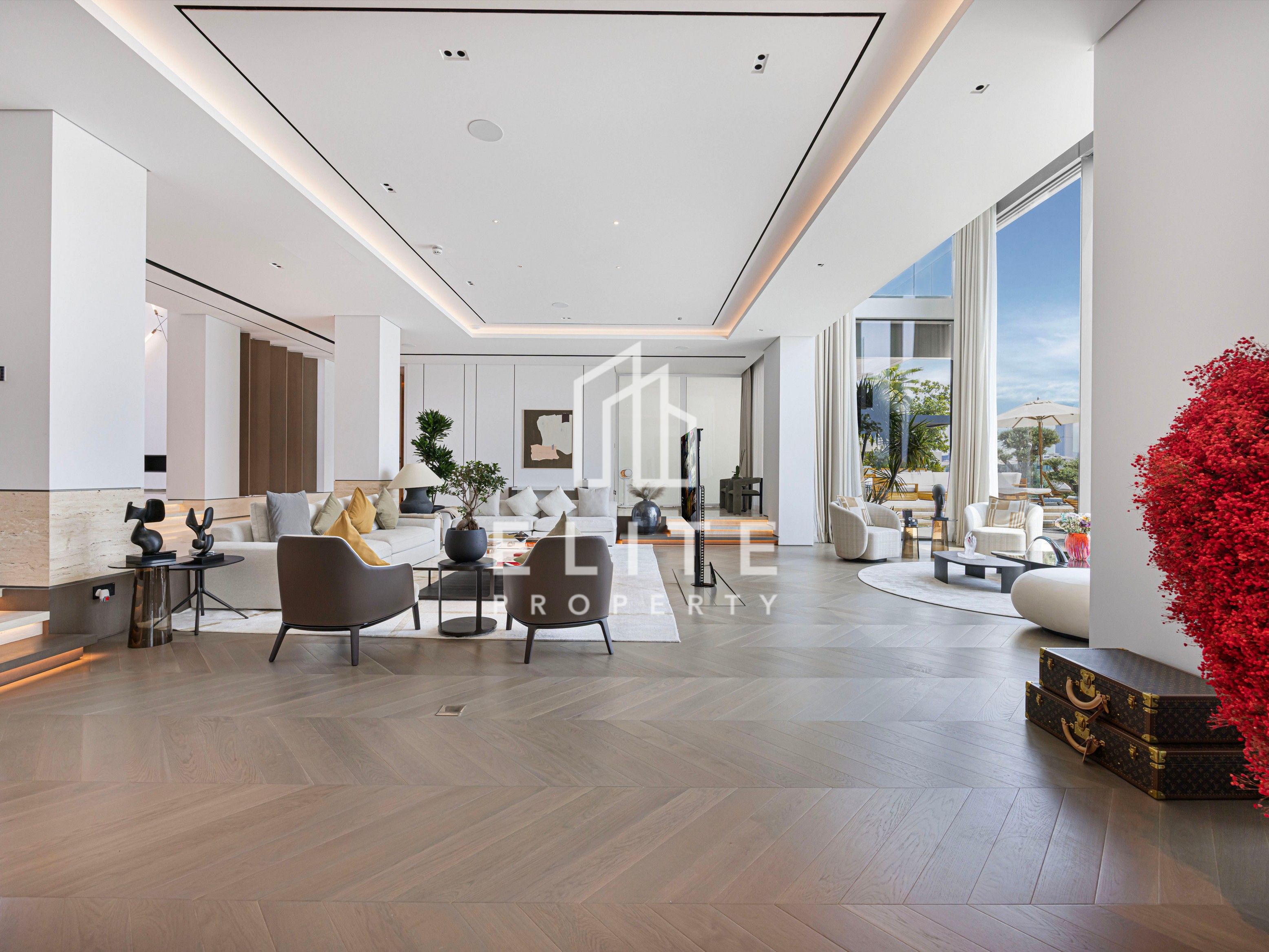 Palm Jumeirah Ultra Luxury Custom Built Villa!