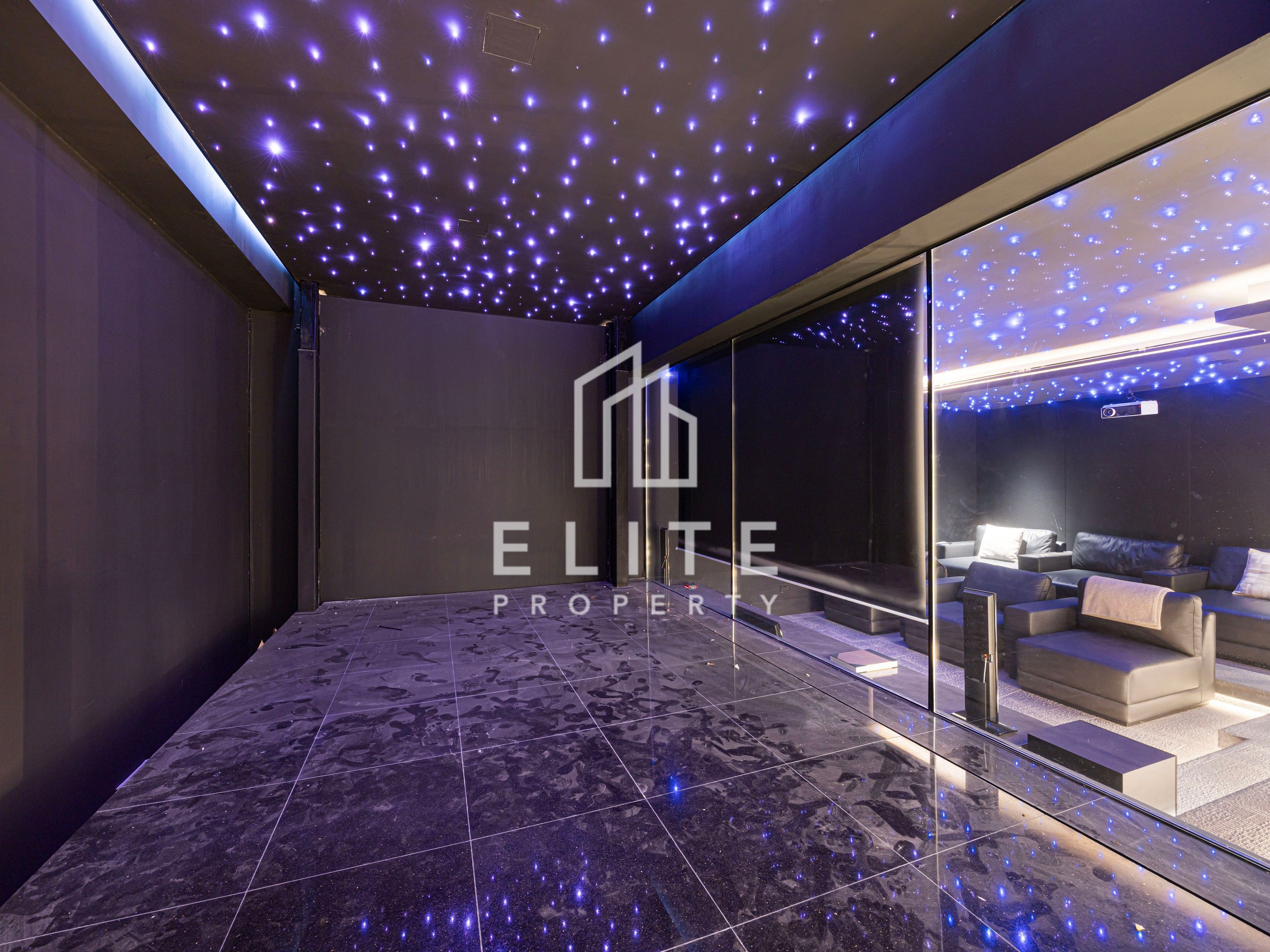 Palm Jumeirah Ultra Luxury Custom Built Villa!