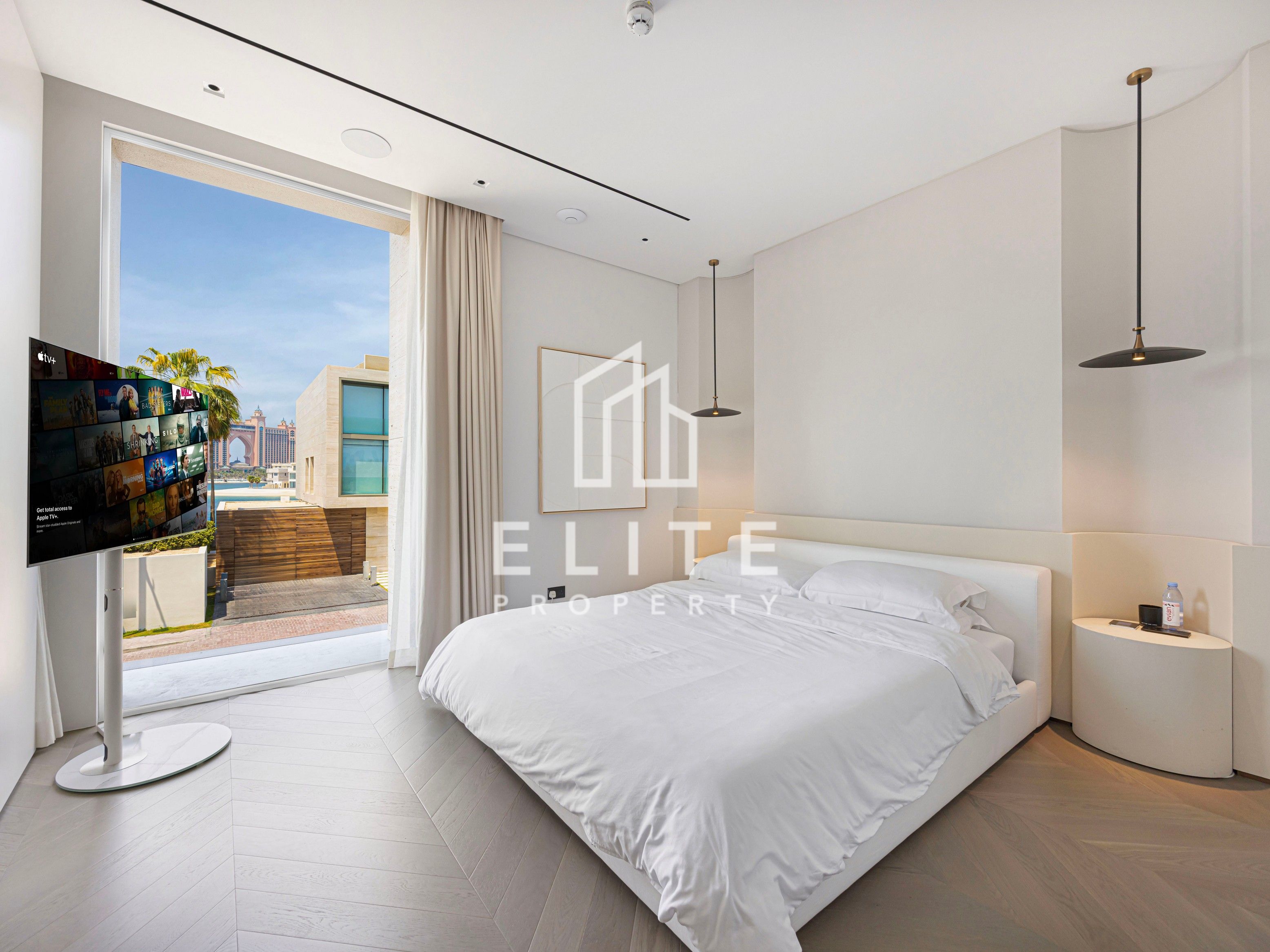 Palm Jumeirah Ultra Luxury Custom Built Villa!