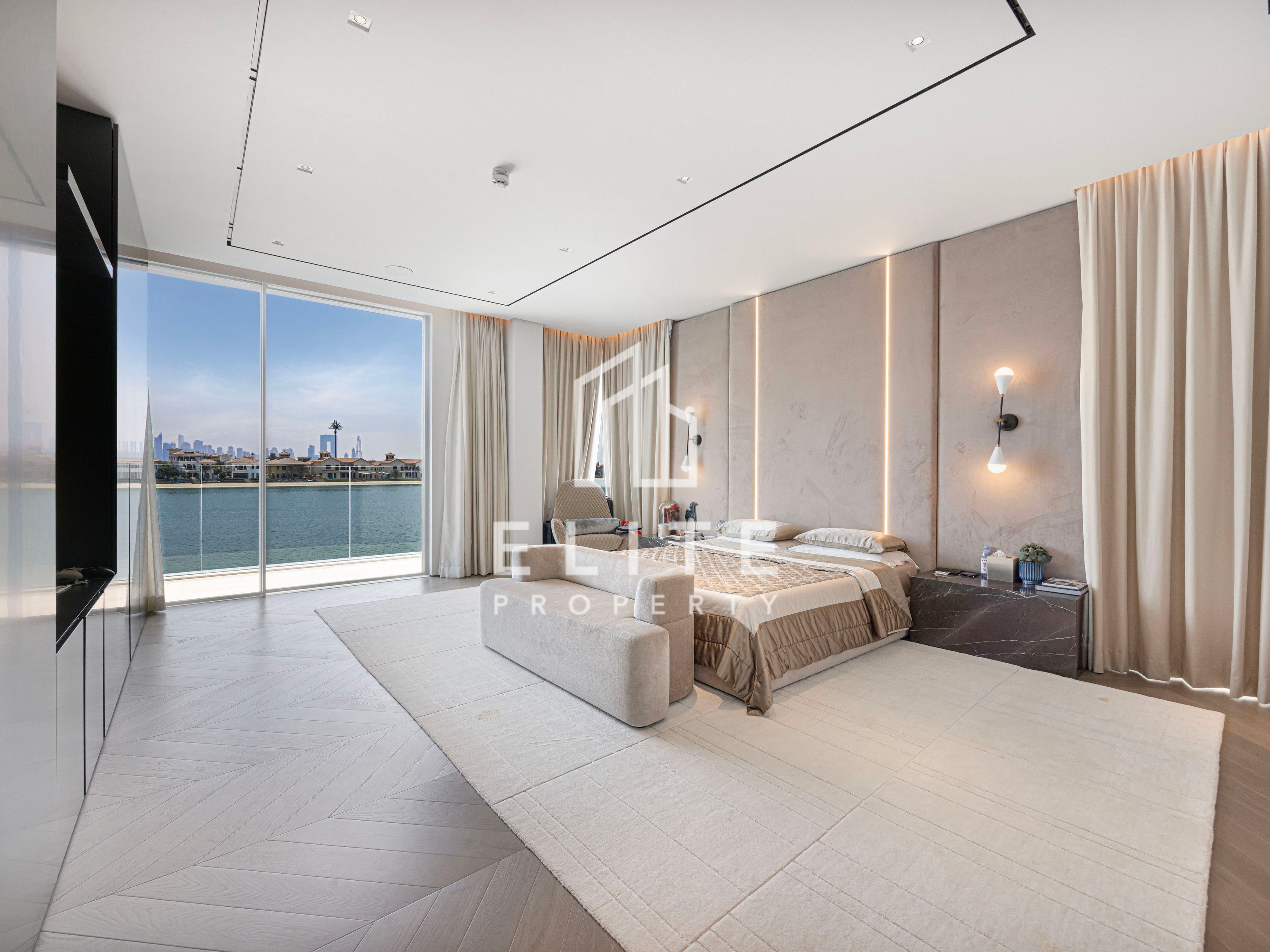 Palm Jumeirah Ultra Luxury Custom Built Villa!