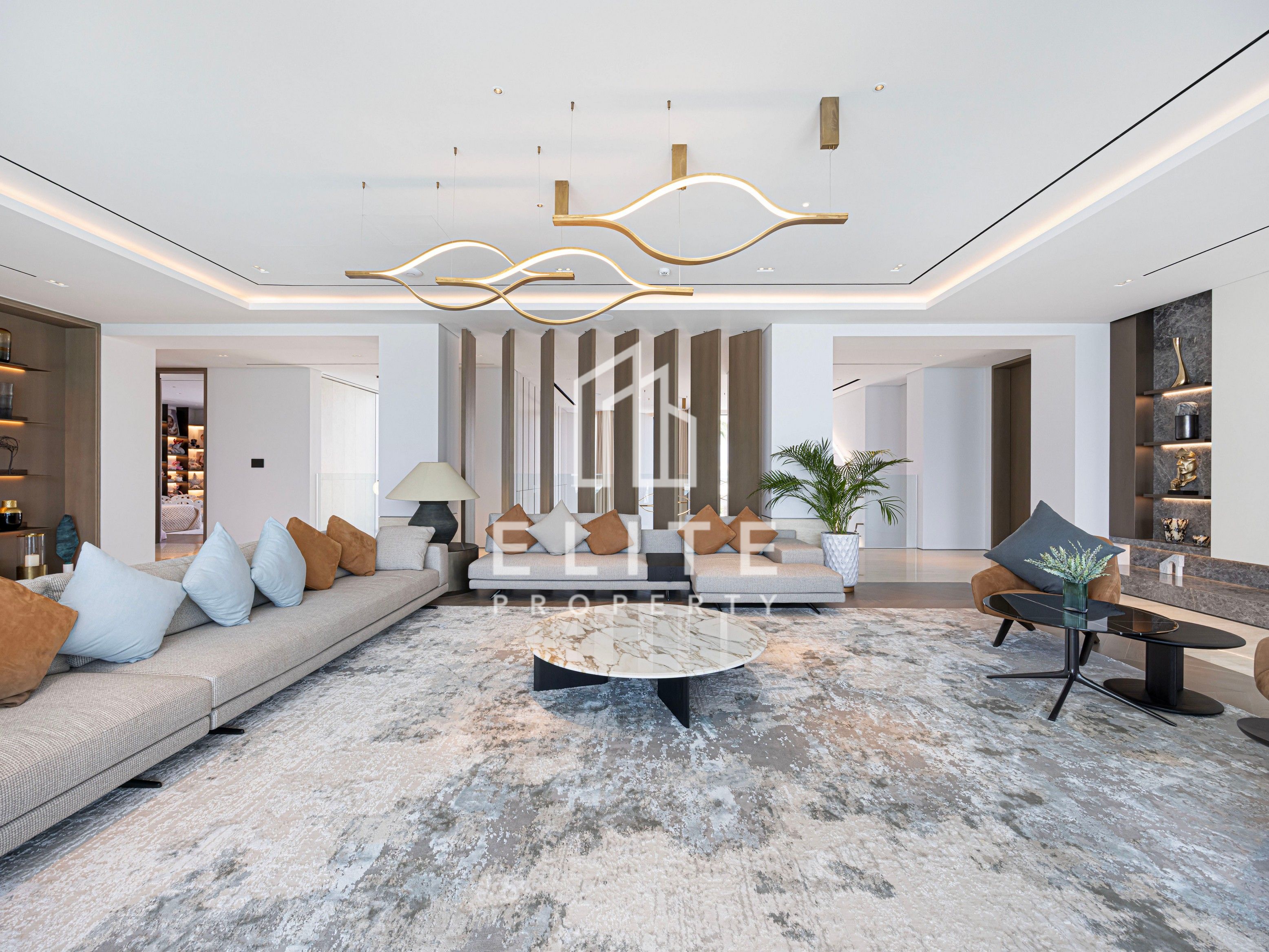 Palm Jumeirah Ultra Luxury Custom Built Villa!