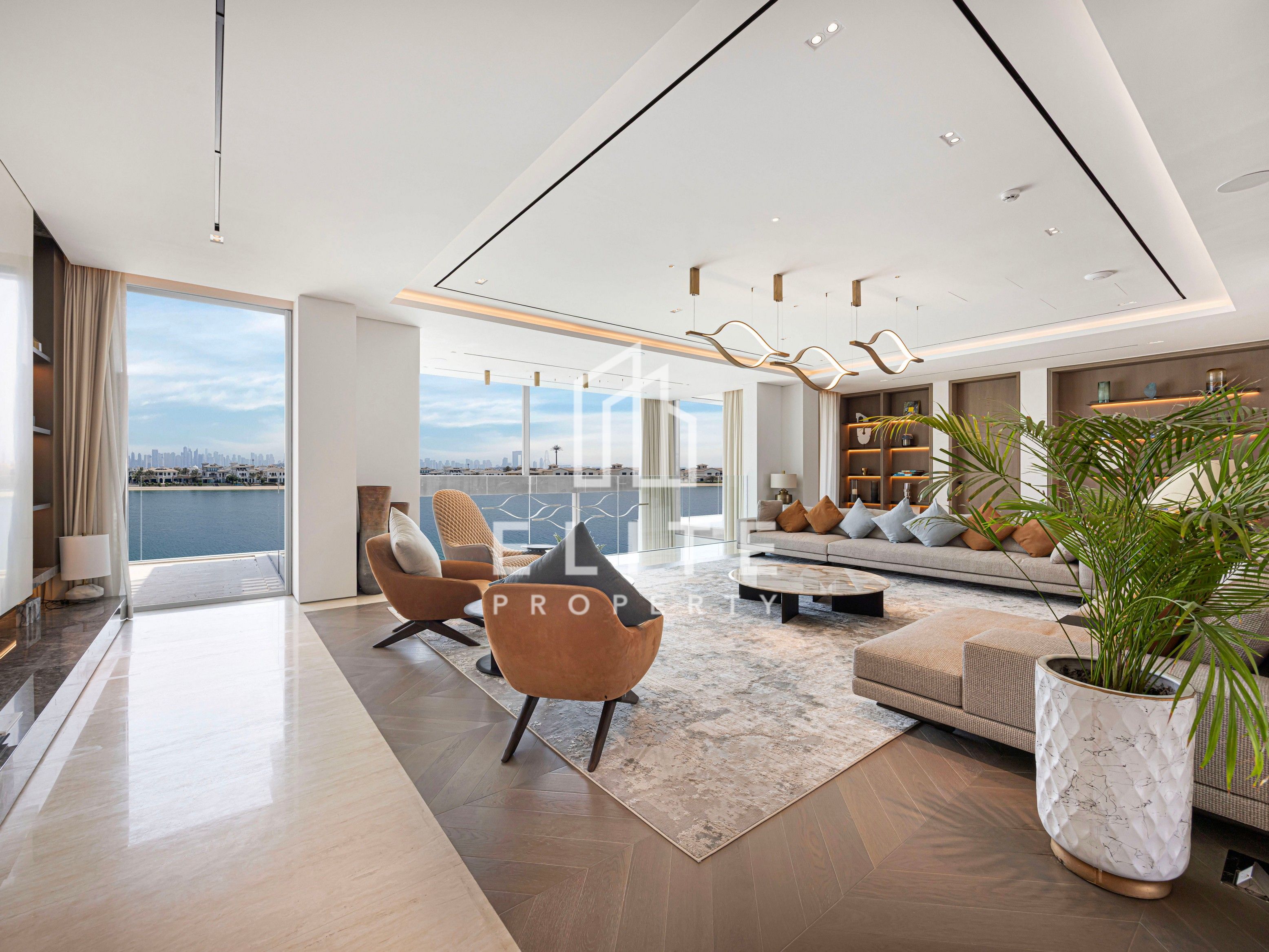 Palm Jumeirah Ultra Luxury Custom Built Villa!
