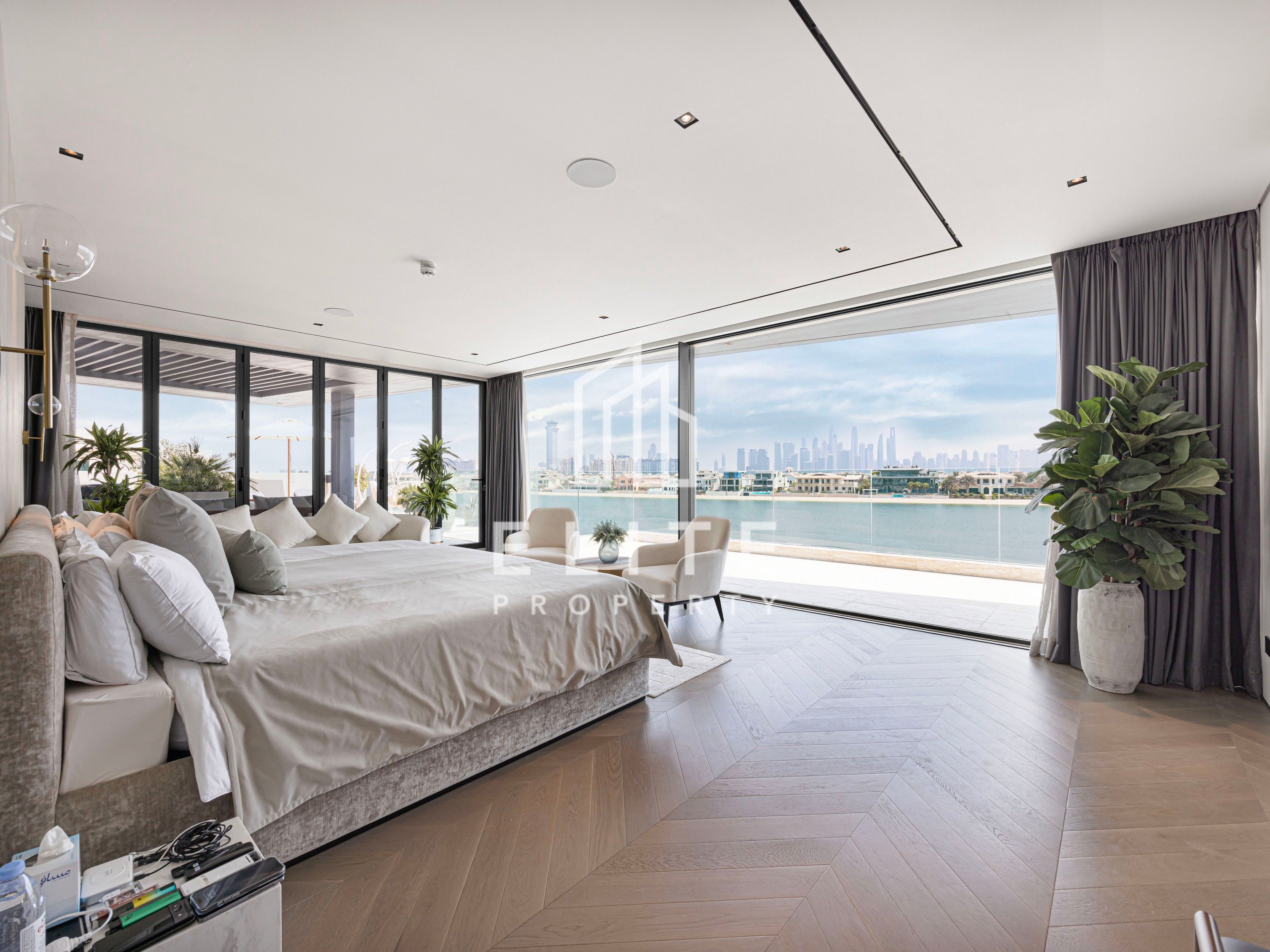 Palm Jumeirah Ultra Luxury Custom Built Villa!