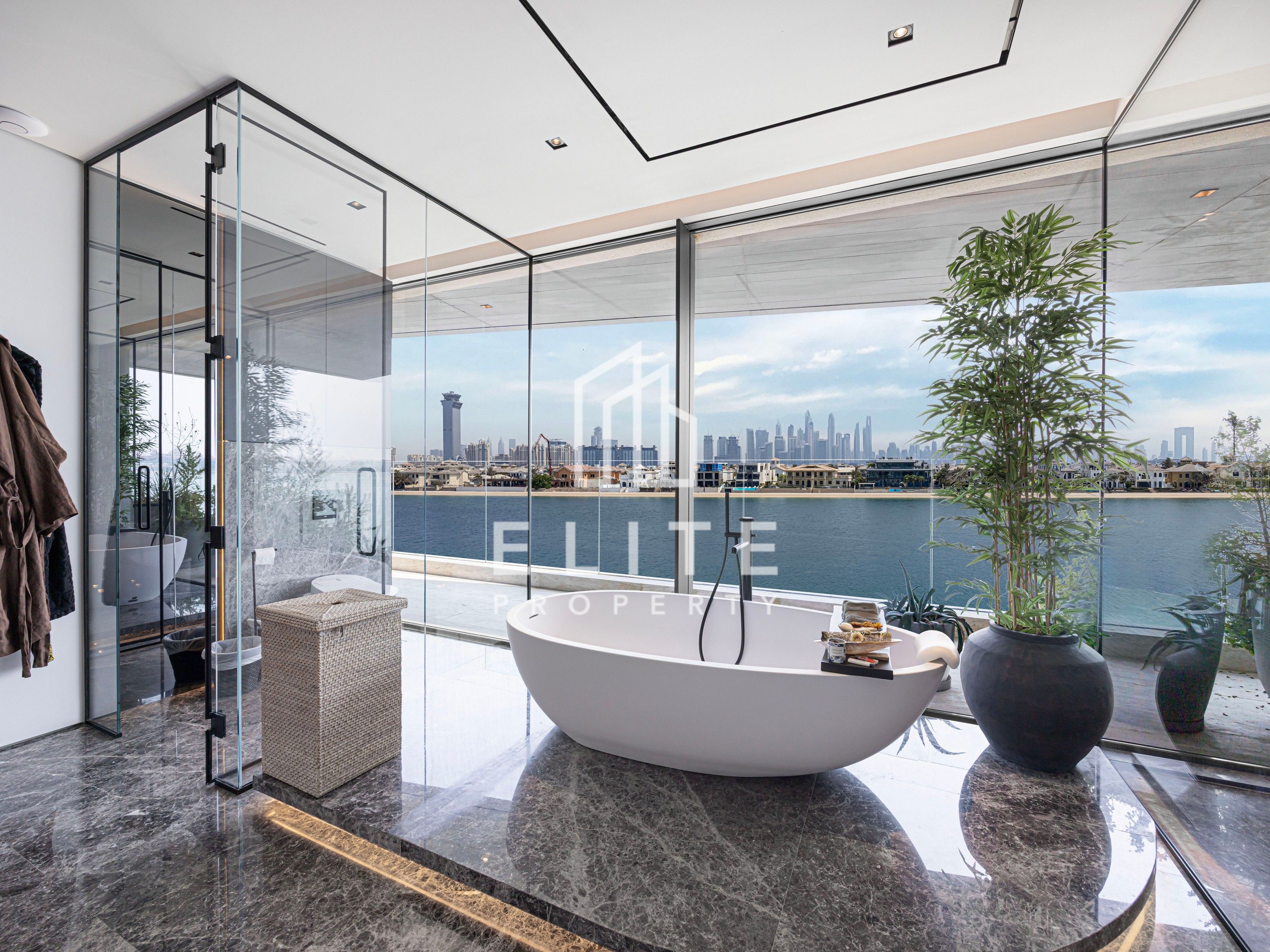 Palm Jumeirah Ultra Luxury Custom Built Villa!