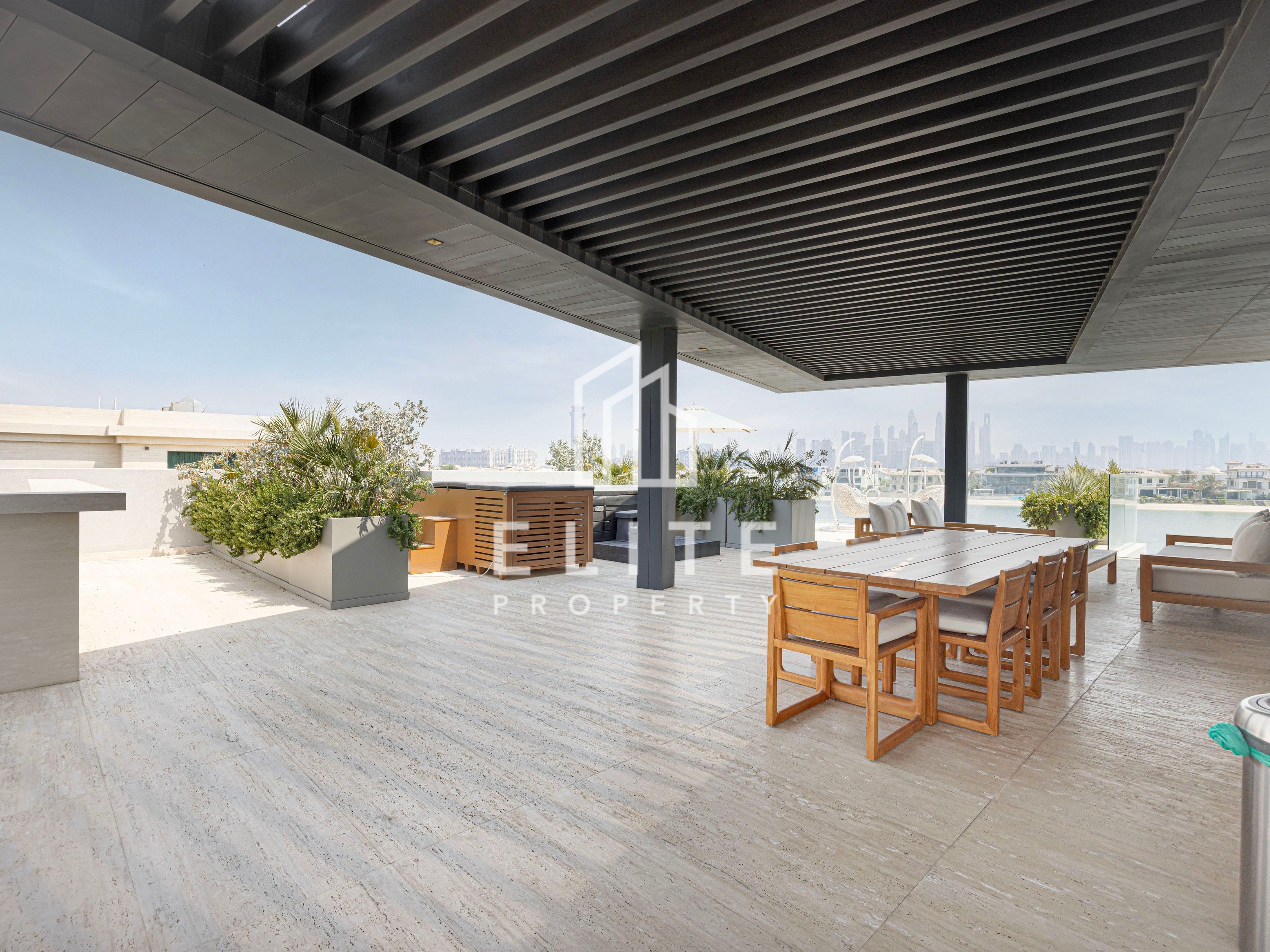Palm Jumeirah Ultra Luxury Custom Built Villa!