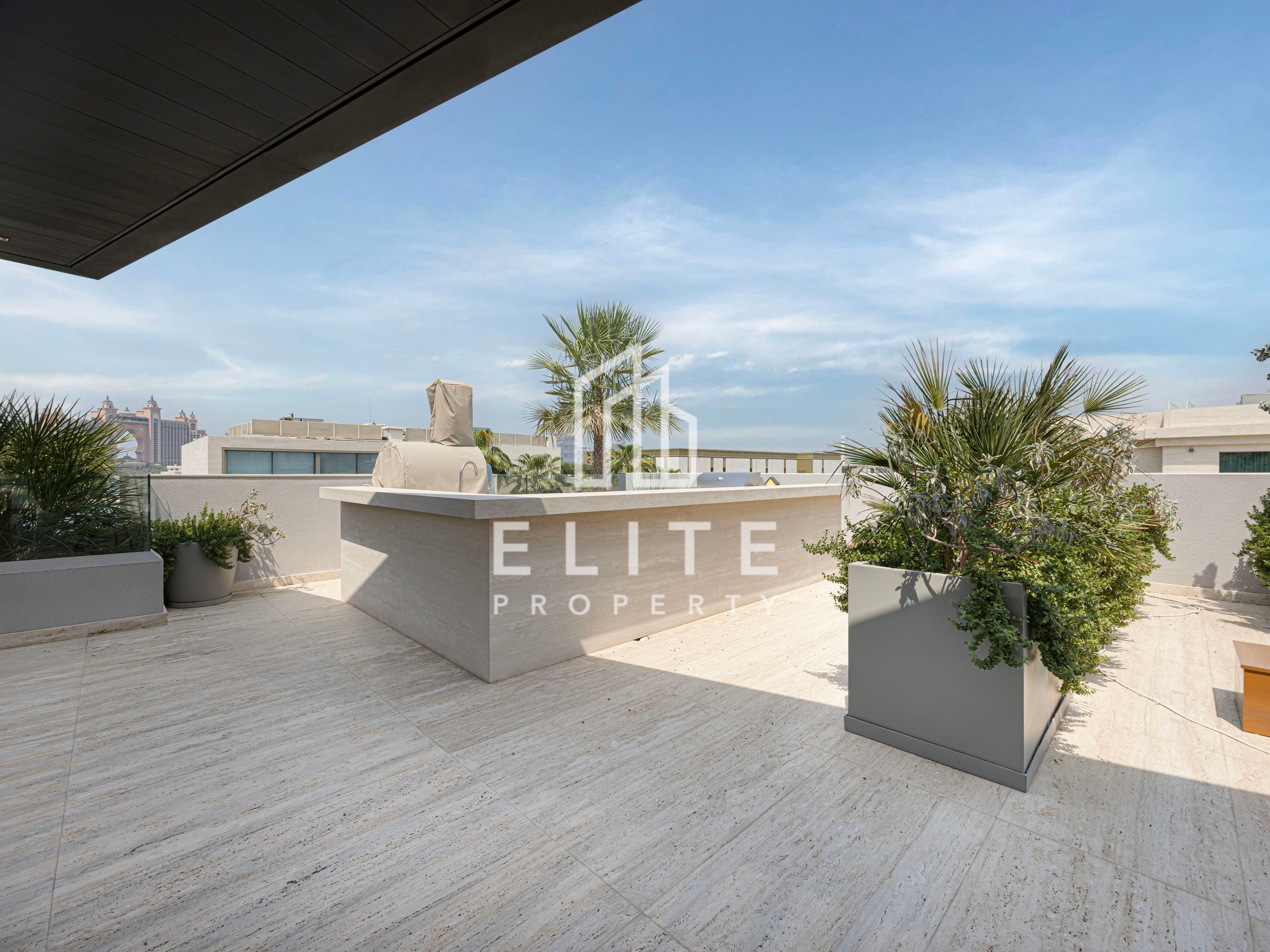 Palm Jumeirah Ultra Luxury Custom Built Villa!