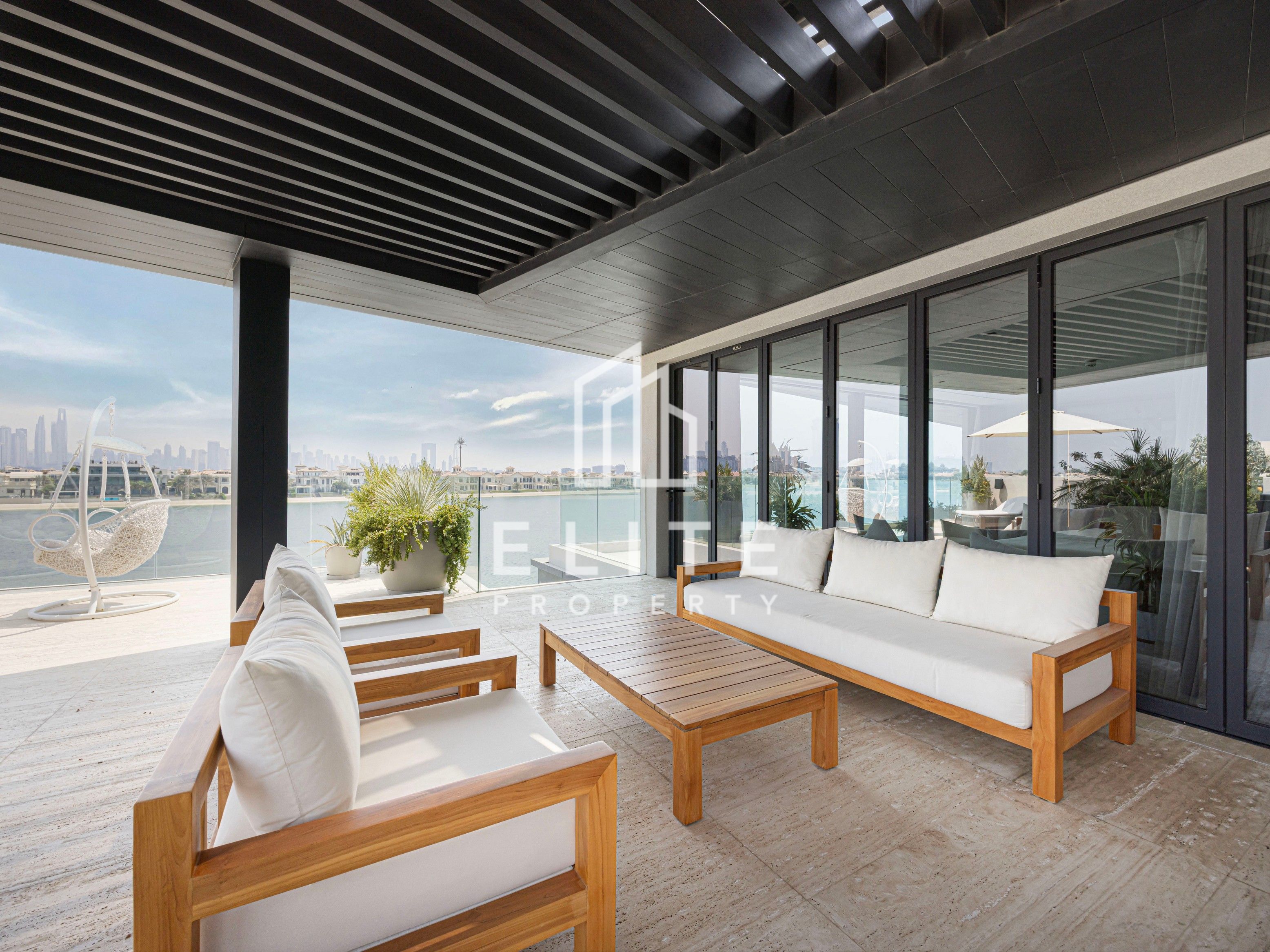 Palm Jumeirah Ultra Luxury Custom Built Villa!